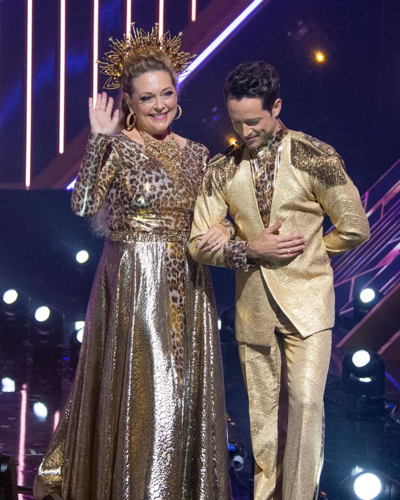 Carole Baskin and Pasha Pashkov compete a second week with the first elimination of the 2020 season, live, TUESDAY, SEPT. 22. | Photo: Getty Images