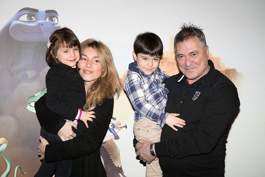 Jean-Marie Bigard, sa femme Lola et leurs enfants. | Photo : Getty Images