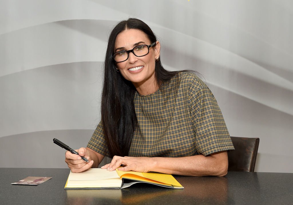 L'actrice Demi Moore assiste à la signature de son mémoire "Inside Out" | Photo: Getty Images