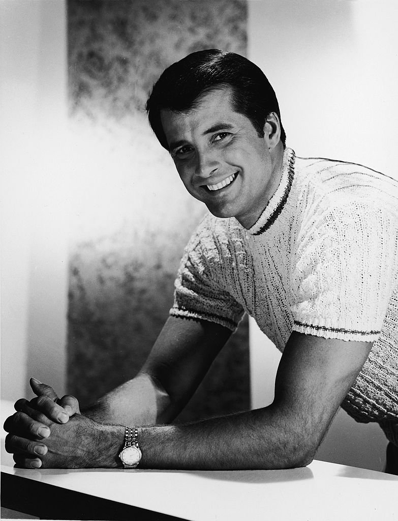Portrait promotionnel de l'acteur américain Lyle Waggoner, vers 1969. | Photo : Getty Images Portrait promotionnel de l'acteur américain Lyle Waggoner, vers 1969. | Photo : Getty Images
