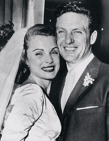 Rosemarie Bowe and Robert Stack's wedding on January 12, 1956 | Photo: Wikimedia Commons