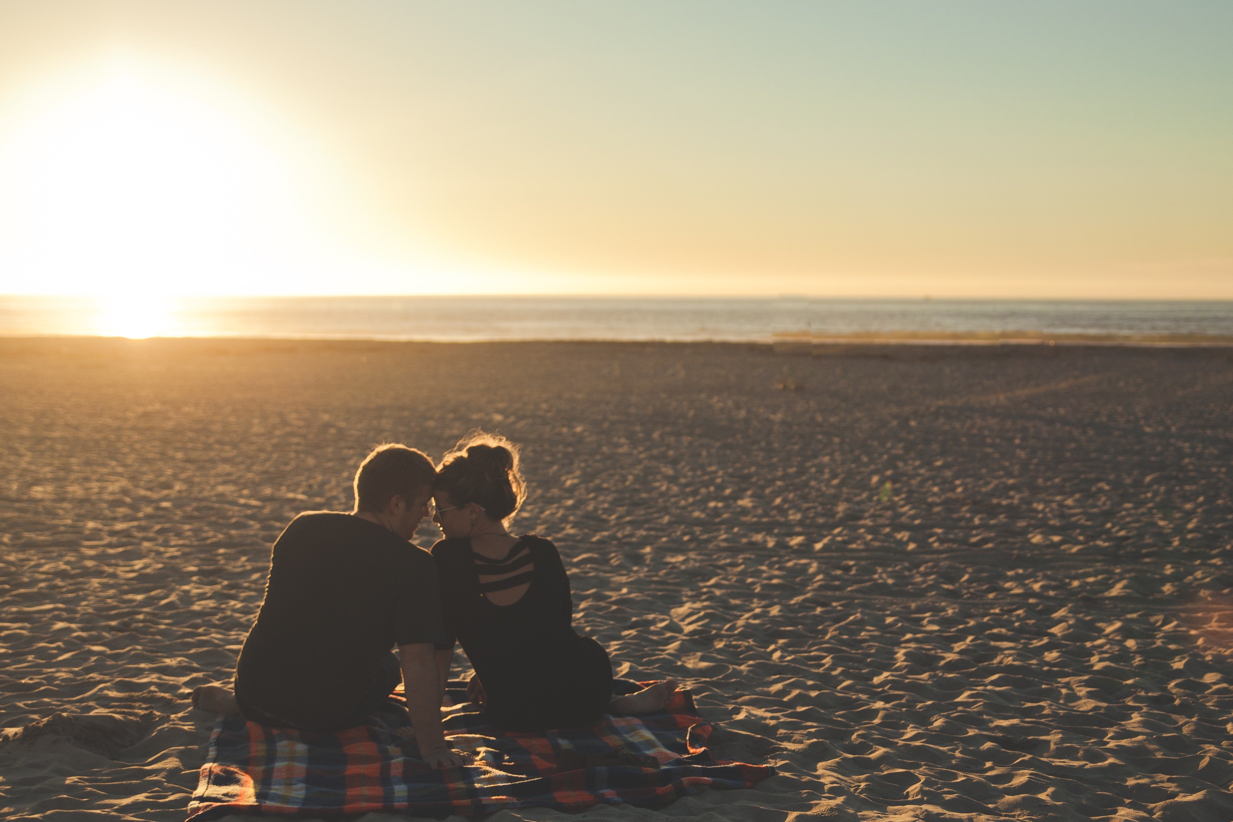 Our first date (if we don't count the techno club) took place on a beach an hour drive from the city | Source: Pexels