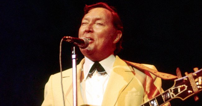 Bill Haley performs onstage at the Royalty in Southgate on March 8, 1979 in London, England. | Photo: Getty Images