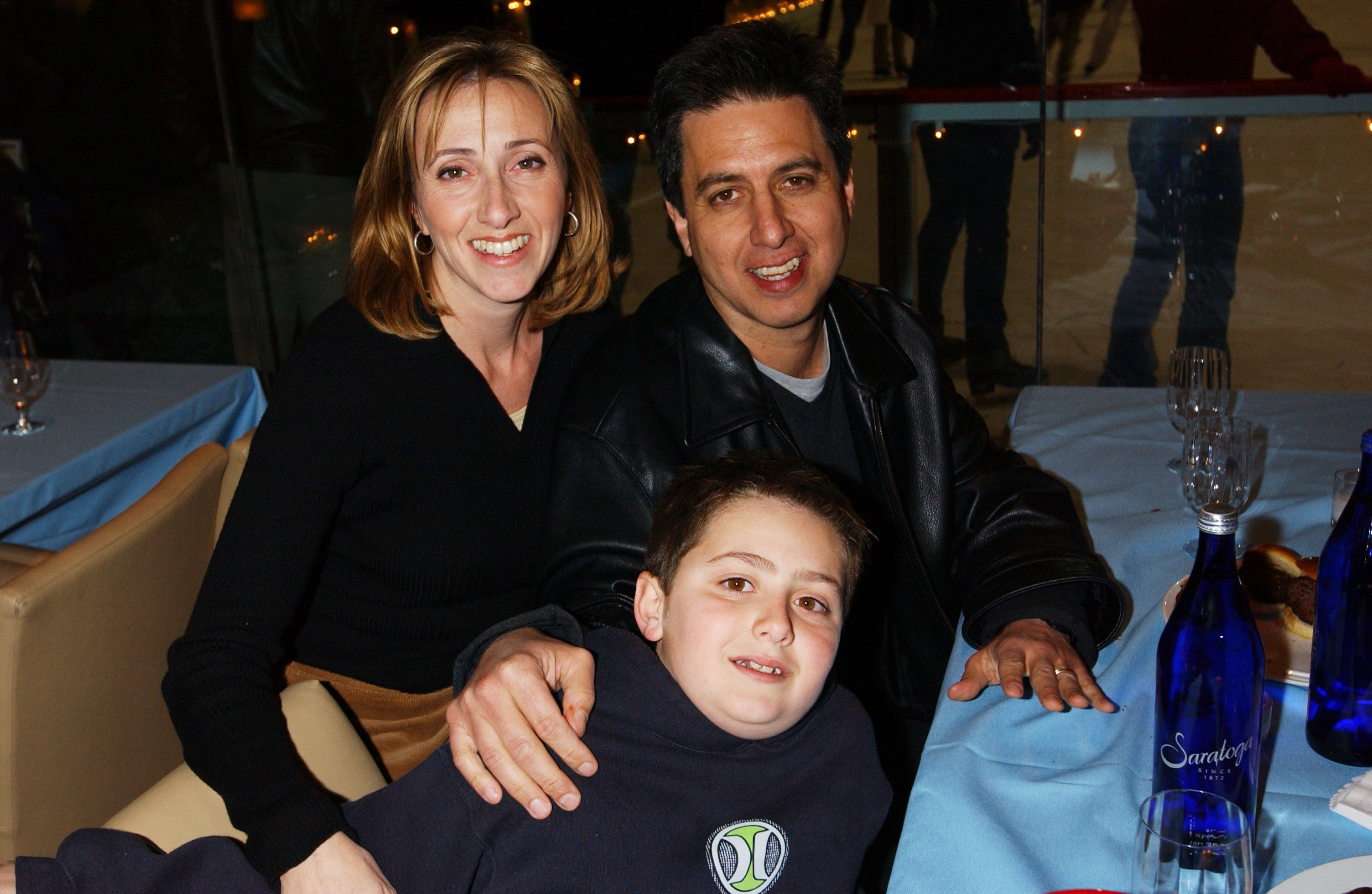Ray Romano with his wife Anna Scarpulla and their son Gregory during a party at the Rockefeller Center ice rink for the World Premiere of Twentieth Century Fox's "Ice Age" at Radio City Music Hall in New York City on March 10, 2002 | Source: Getty Images