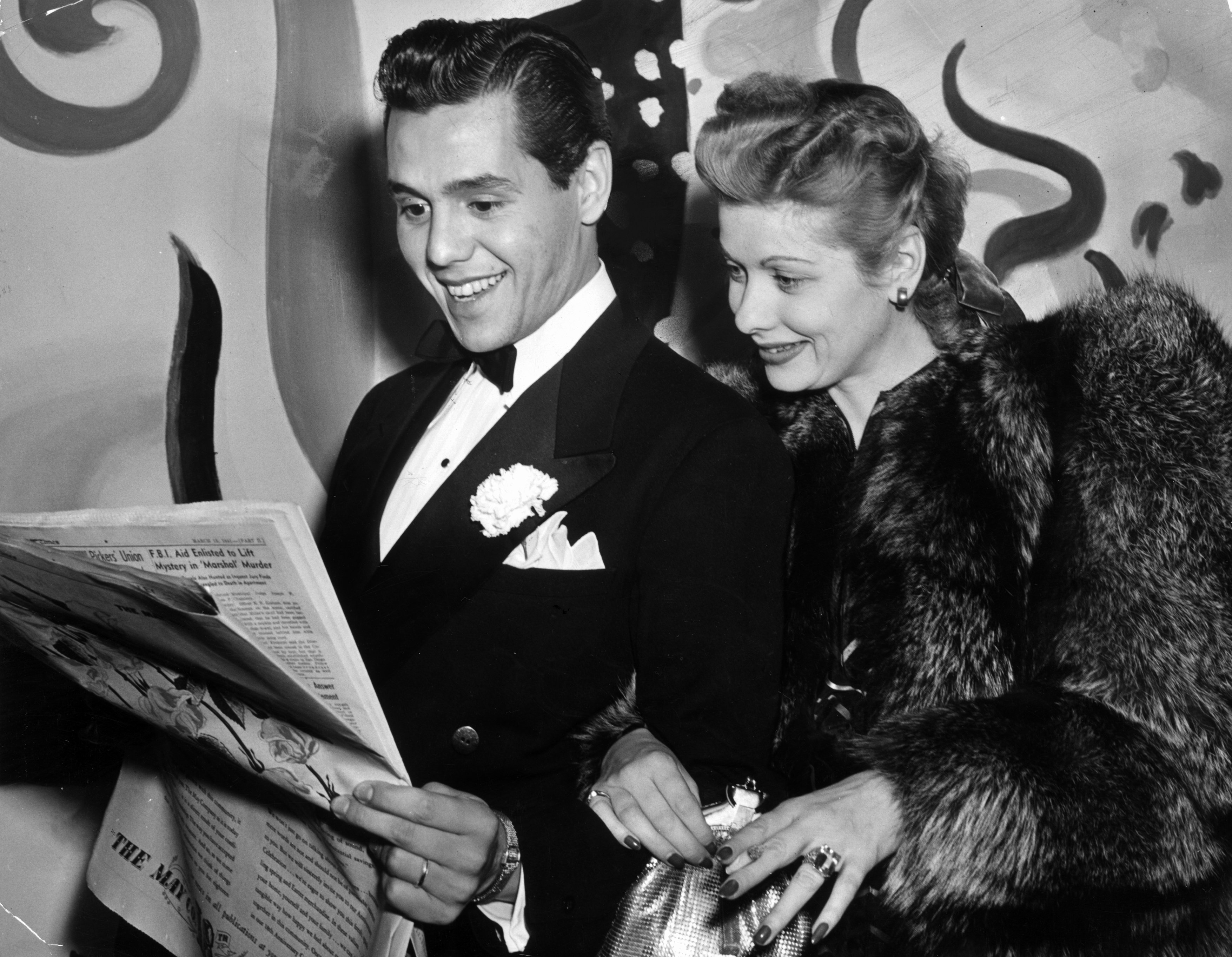 Photo of Actress Lucille Ball and her husband actor Desi Arnaz on March 1941 | Source: Getty Images