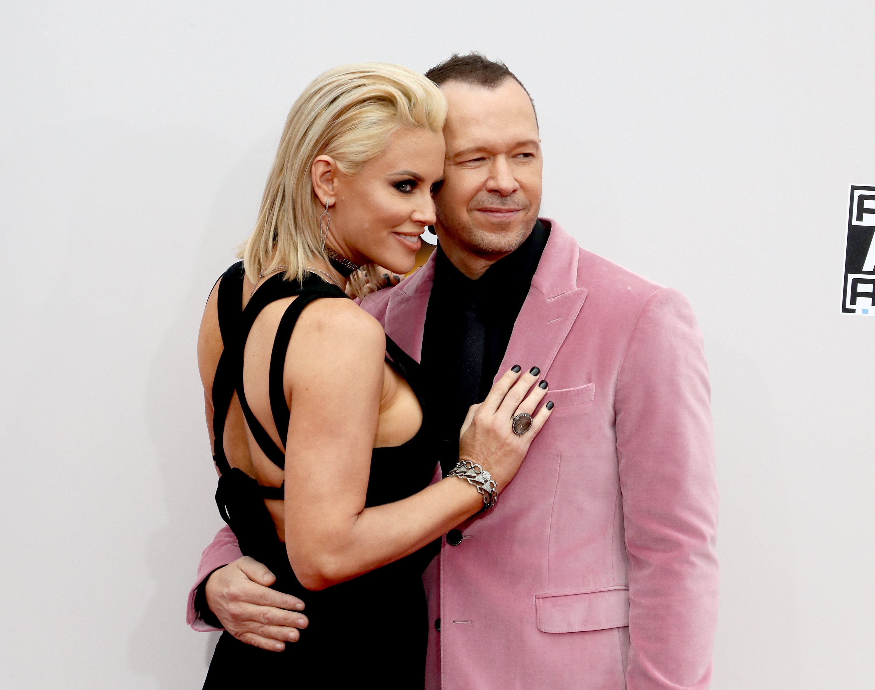 Jenny McCarthy and Donnie Wahlberg at the 2016 American Music Awards on November 20, 2016, in Los Angeles, California. | Source: Getty Images