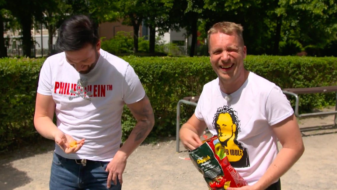 Michael Wendler und Oliver Pocher beim Vatertags-Trinken | Quelle: Screenshot/ RTL