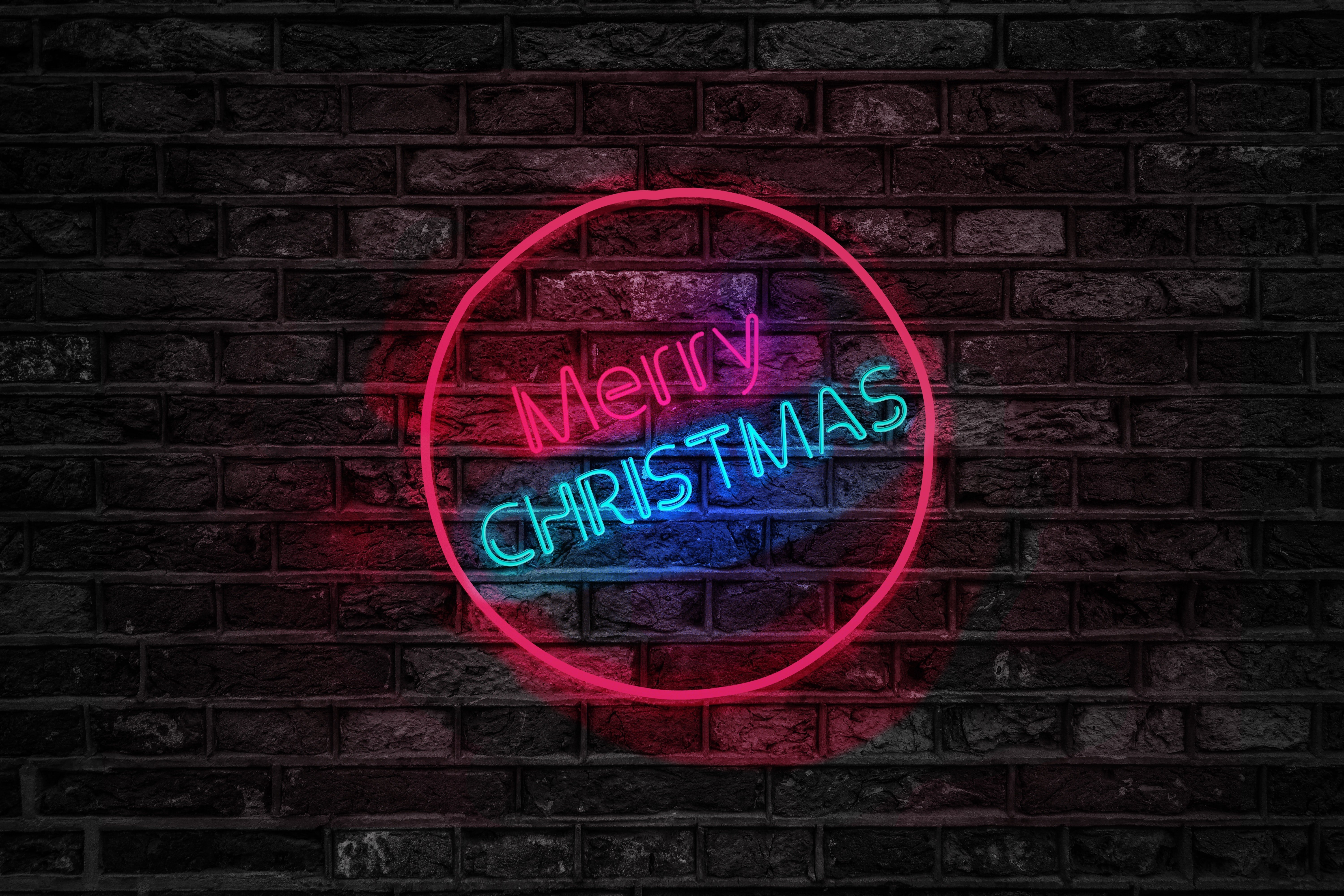 Merry Christmas neon sign | Photo: Pexels.com