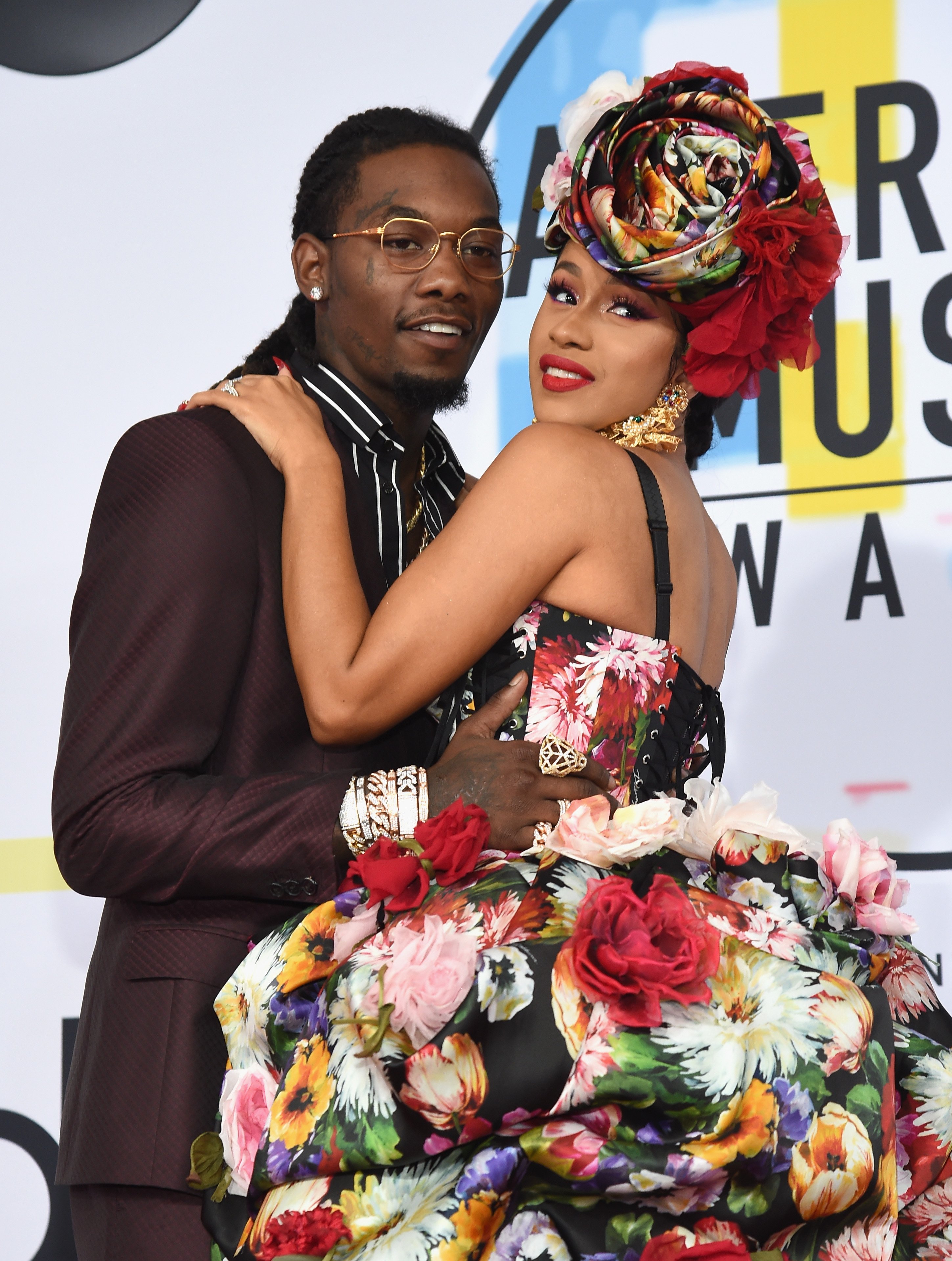 Offset and Cardi B pose at the 2018 American Music Awards at Microsoft Theater on October 9, 2018 in Los Angeles, California. | Source: Getty Images
