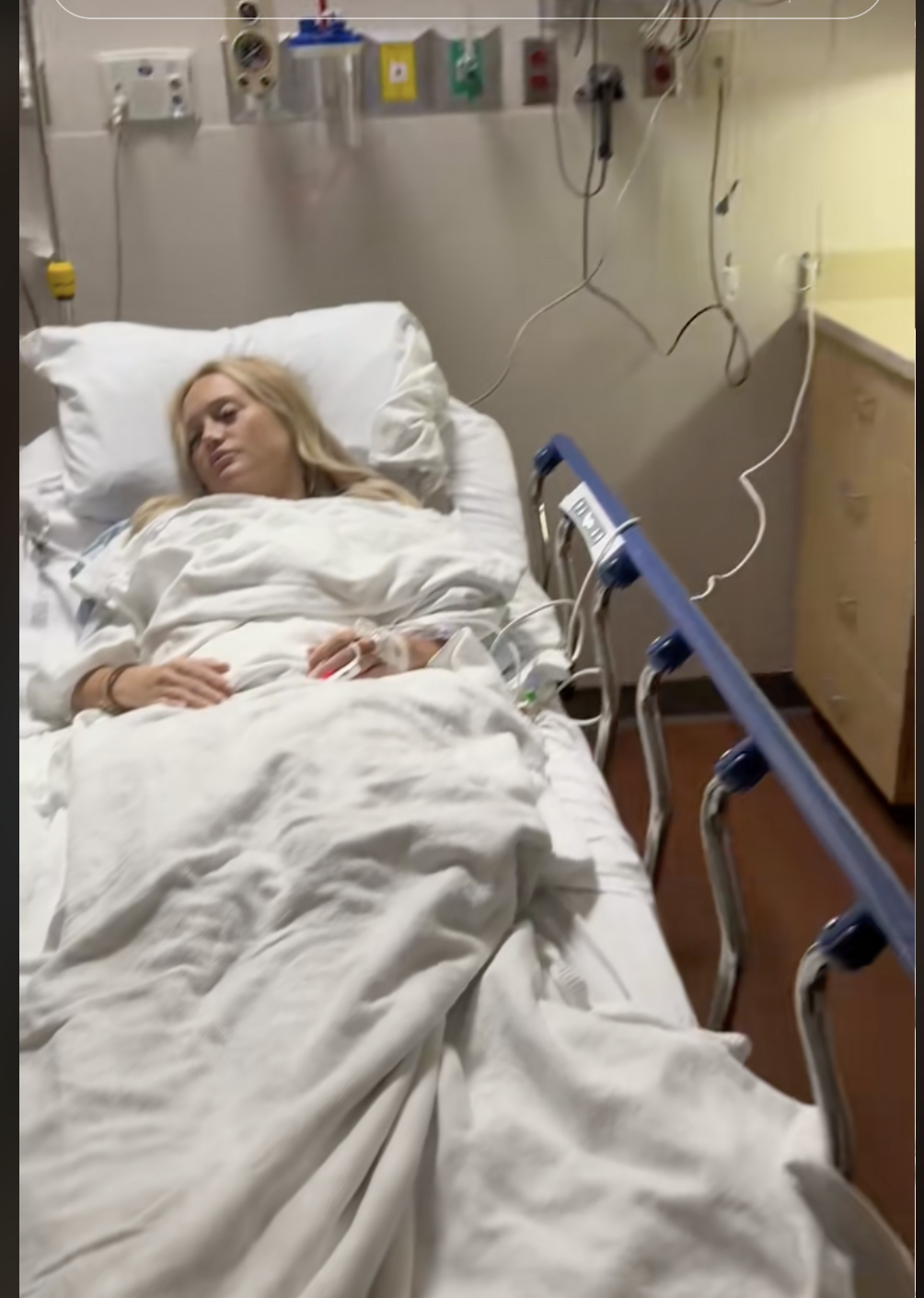Amanda Wolaver lies in a hospital bed, as seen in a post dated May 18, 2025 | Source: TikTok/amandawolaver