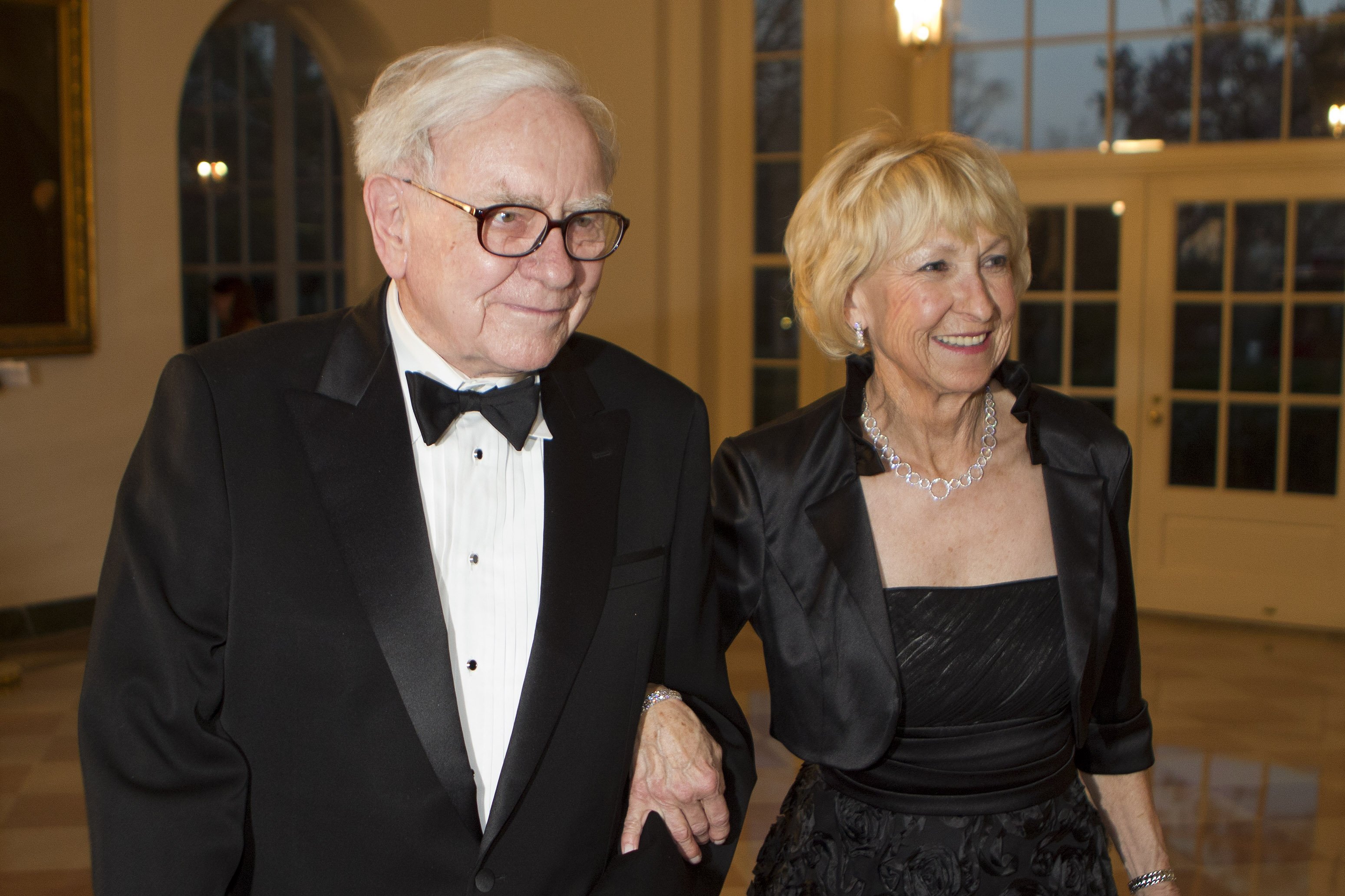 Astrid Menks and Warren Buffett, 2012. | Source: Getty Images