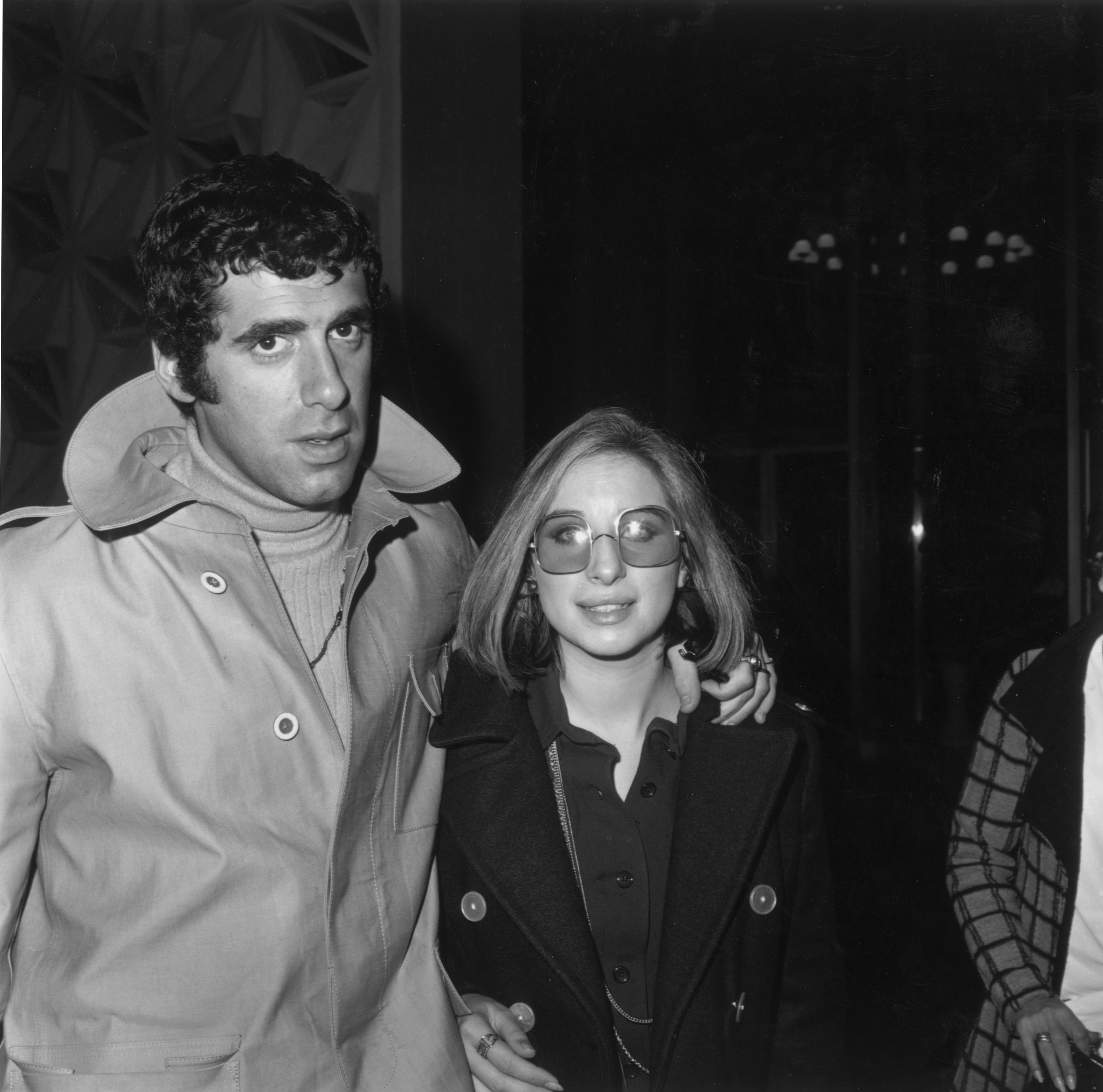 Elliott Gould and Barbra Streisand arrive at a party for "Bullitt" in October 1968 | Source: Getty Images