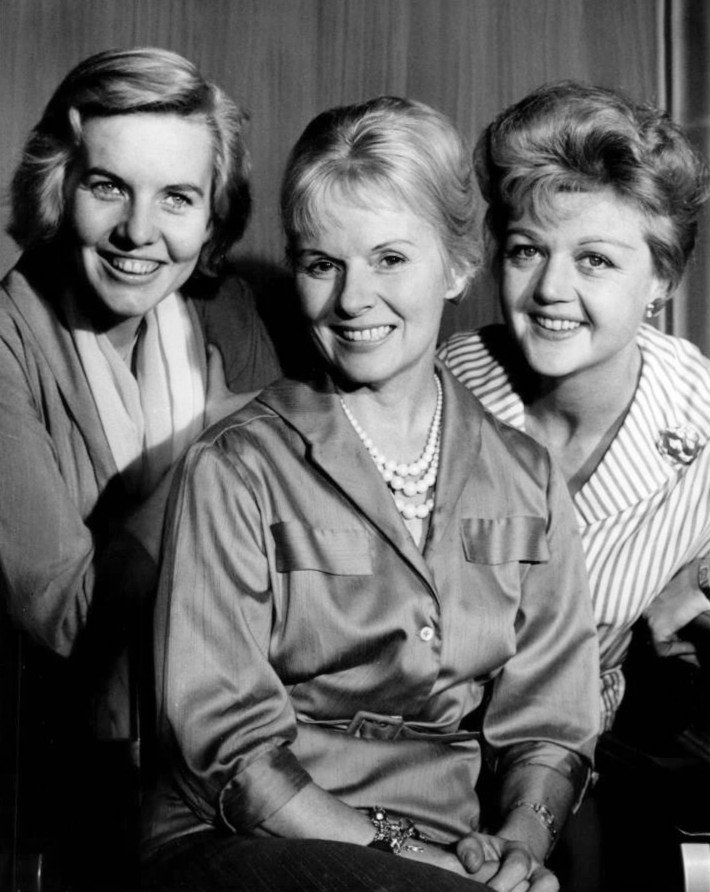 Ann E. Todd with Patricial Cutts (left) and Angela Lansbury (right) pose in CBS' "Playhouse 90" in 1959 | Photo: Wikimedia Commons