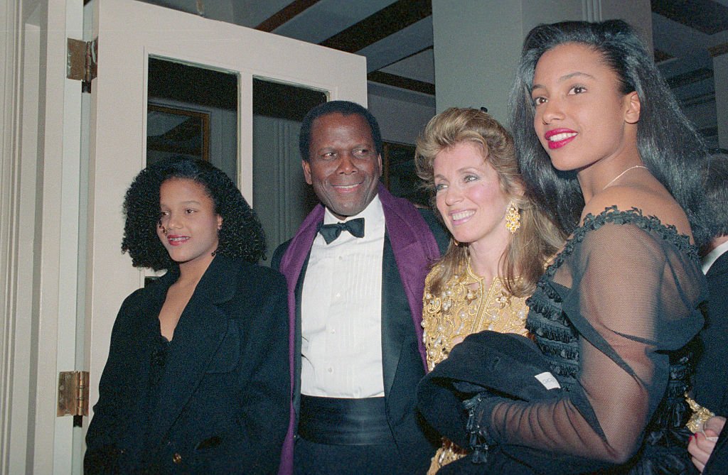 Sidney Poitier, Joanna Shimkus, and daughters Sidney and Anika as Poitier is honored by the American Museum of the Moving Image. | Source: Getty Images