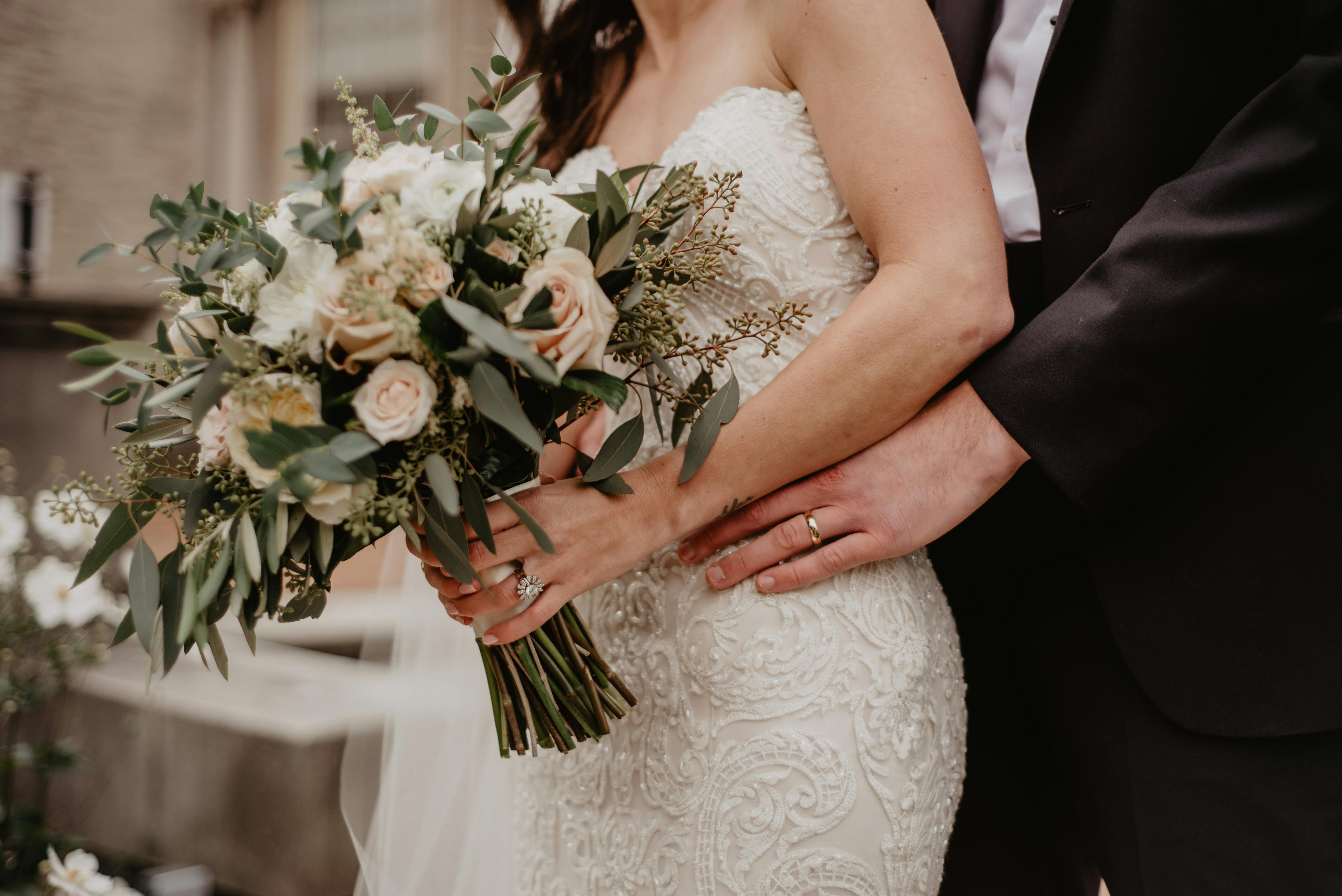 Newly wedded couple | Source: Pexels