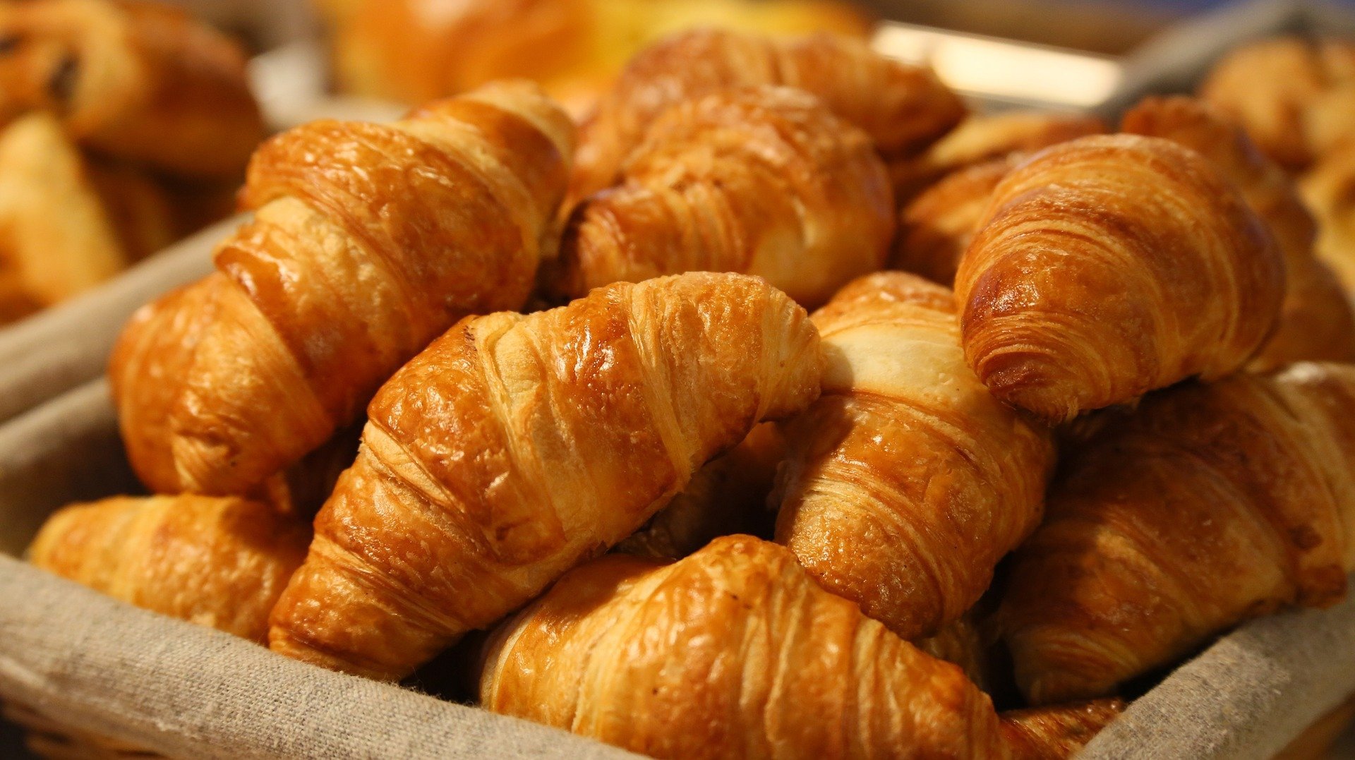 Pictured - Puff pastry, croissants for breakfast | Source: Pixabay