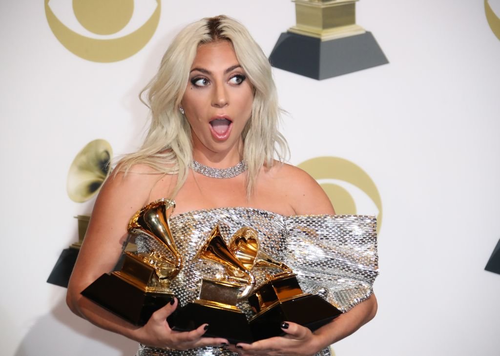 Lady Gaga poses with her awards during the 61st Annual Grammy Awards at the Staples Center on February 10, 2019. | Photo: Getty Images