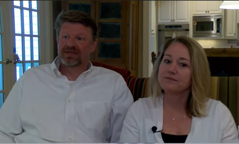 Hunter Schafer's parents, Mac and Katy, from a video dated May 14, 2016 | Source: YouTube/@CBS17