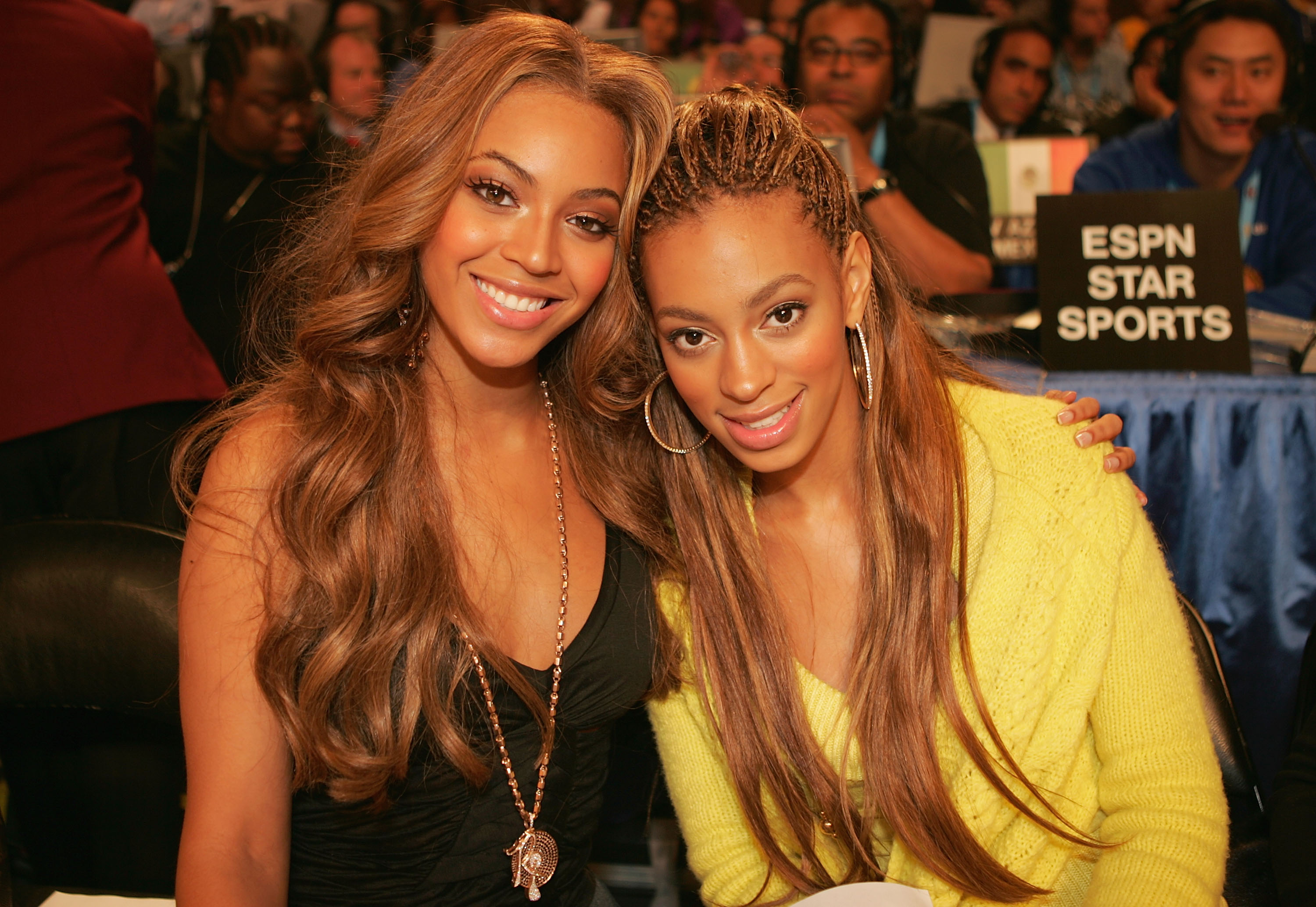 Beyonce and Solange Knowles pose together at the 2005 NBA All-Star Game at the Pepsi Center in Denver, Colorado, on February 20, 2005 | Source: Getty Images