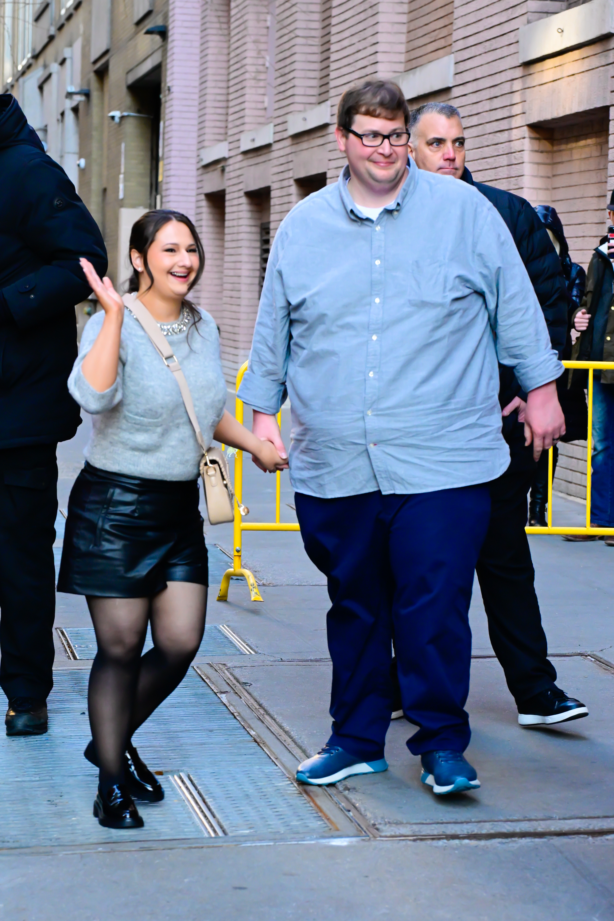 Gypsy Rose Blanchard and Ryan Scott Anderson n midtown on January 5, 2024, in New York City. | Source: Getty Images