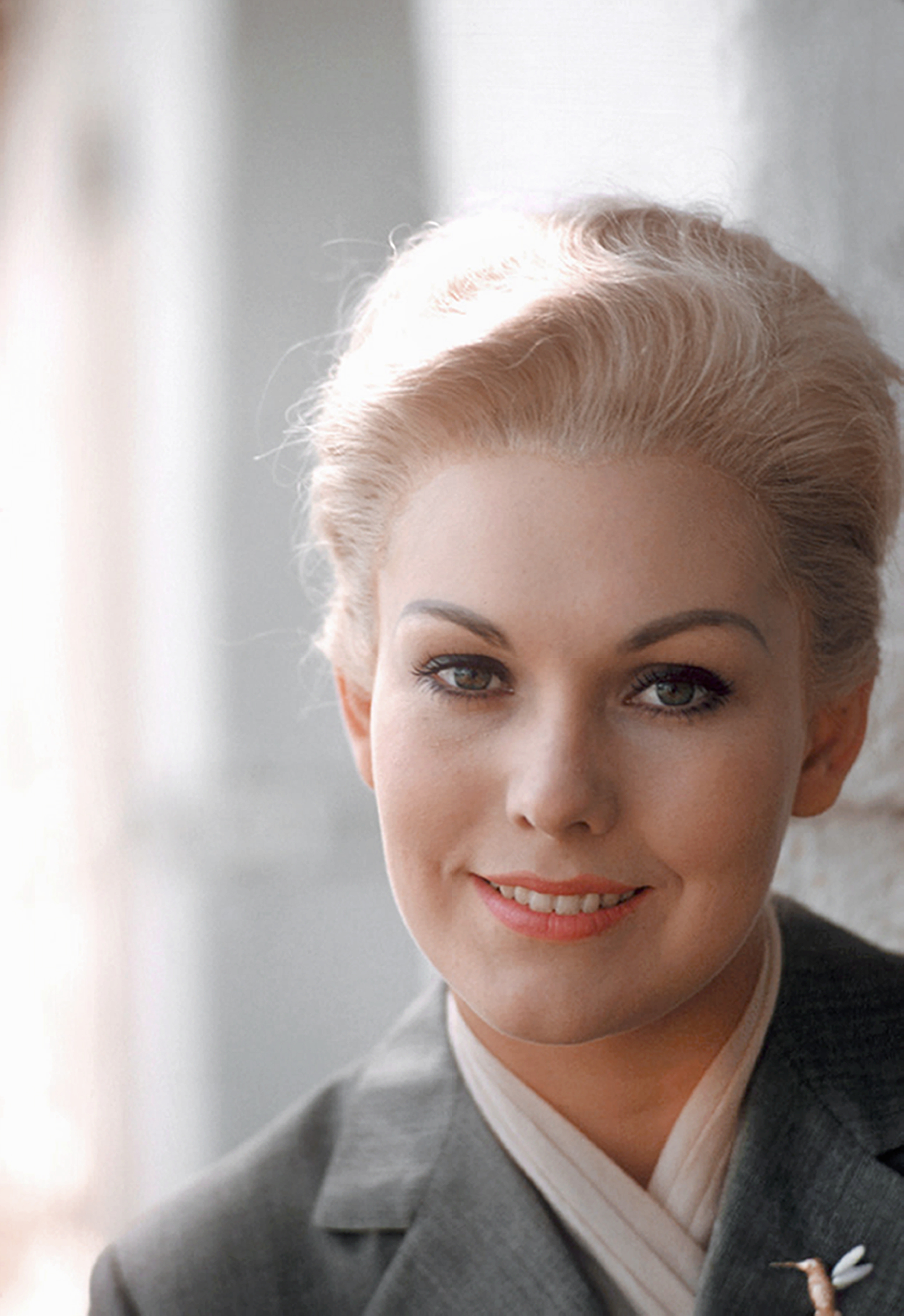 Kim Novak on the set of "Vertigo" on October 12, 1957. | Source: Getty Images