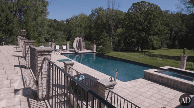 Scottie Pippen's pool area | Photo: YouTube/Architechtural Digest