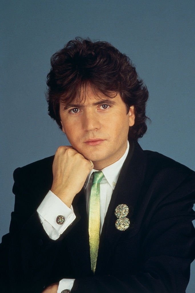 Le chanteur français Daniel Balavoine lors de la promotion du single intitulé "Belle", en duo avec la chanteuse suédoise Frida, du groupe Abba. | Photo : Getty Images