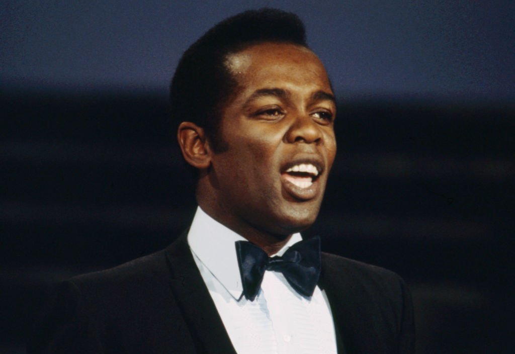 Lou Rawls' Funeral Was Almost Disrupted Due to the Feud between His Ex ...