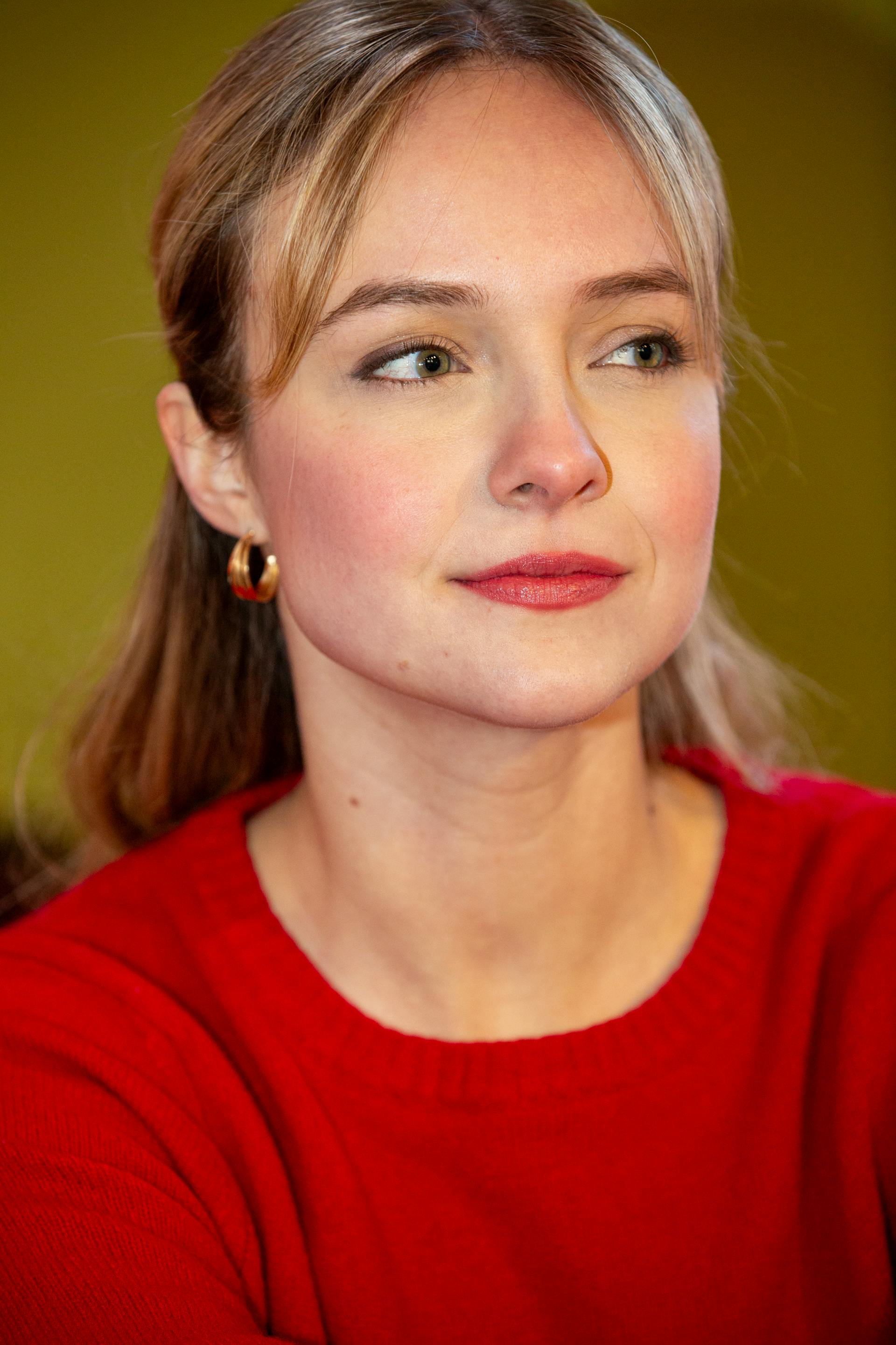 A thoughtful woman looking at someone | Source: Pexels