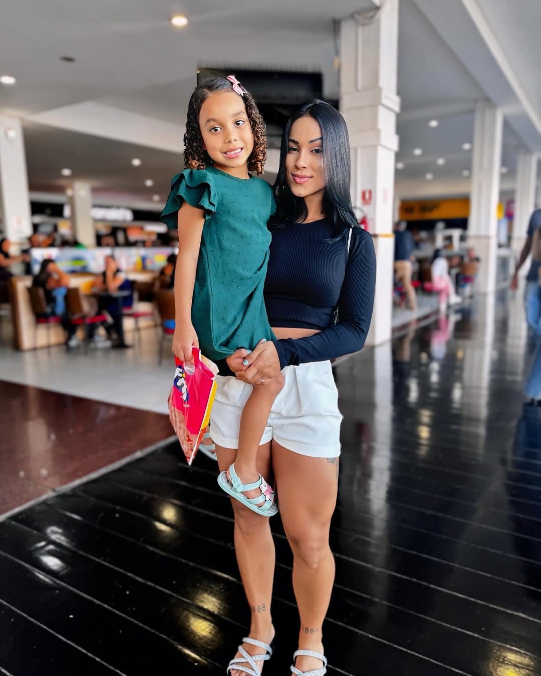 Karla Nogueira with her daughter, dated June 24, 2024 | Source: Instagram/karla_nogueiira