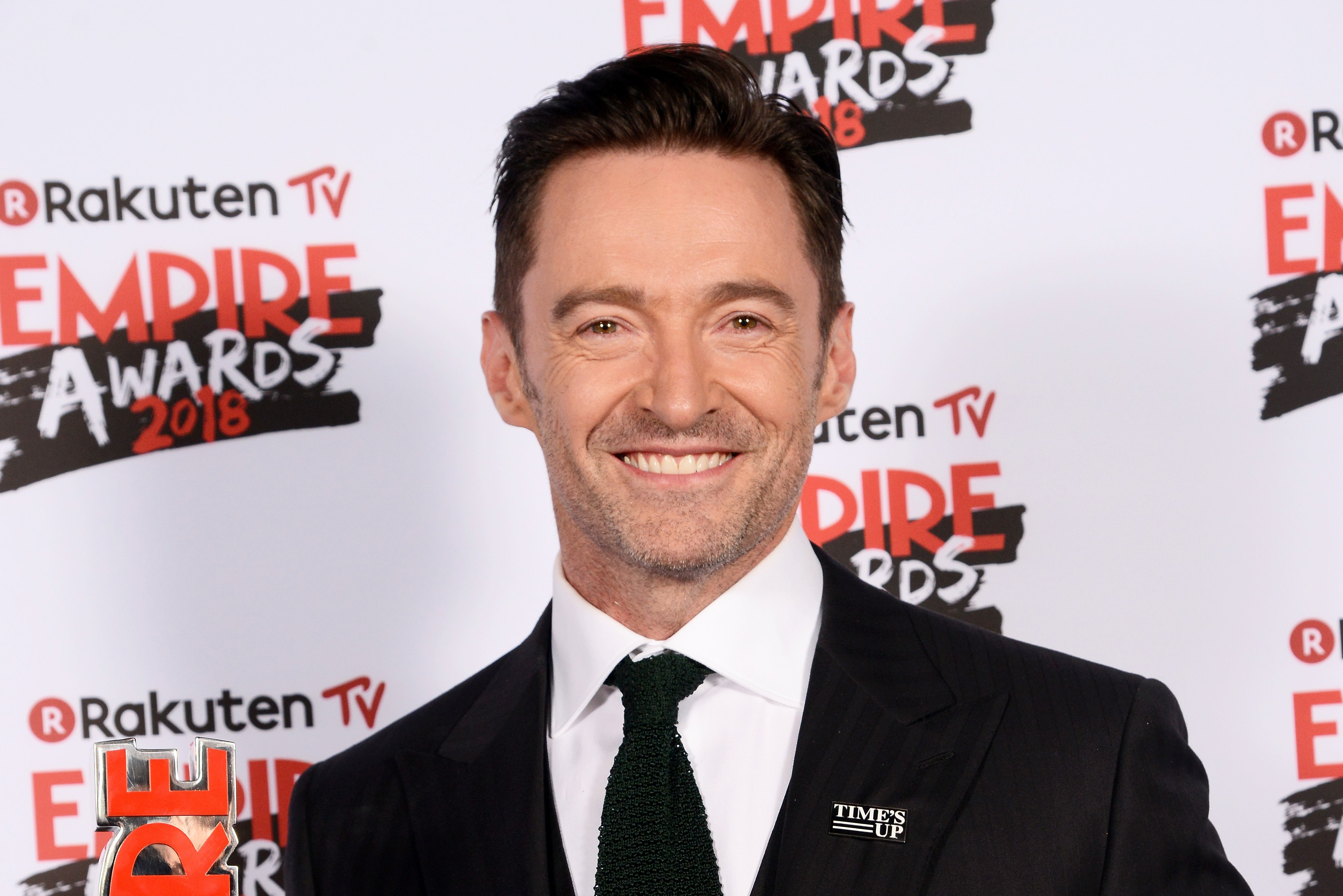 Hugh Jackman, winner of the Best Actor award, poses in the winners room at the Rakuten TV EMPIRE Awards 2018 at The Roundhouse on March 18, 2018,0 in London, England. | Source: Getty Images.