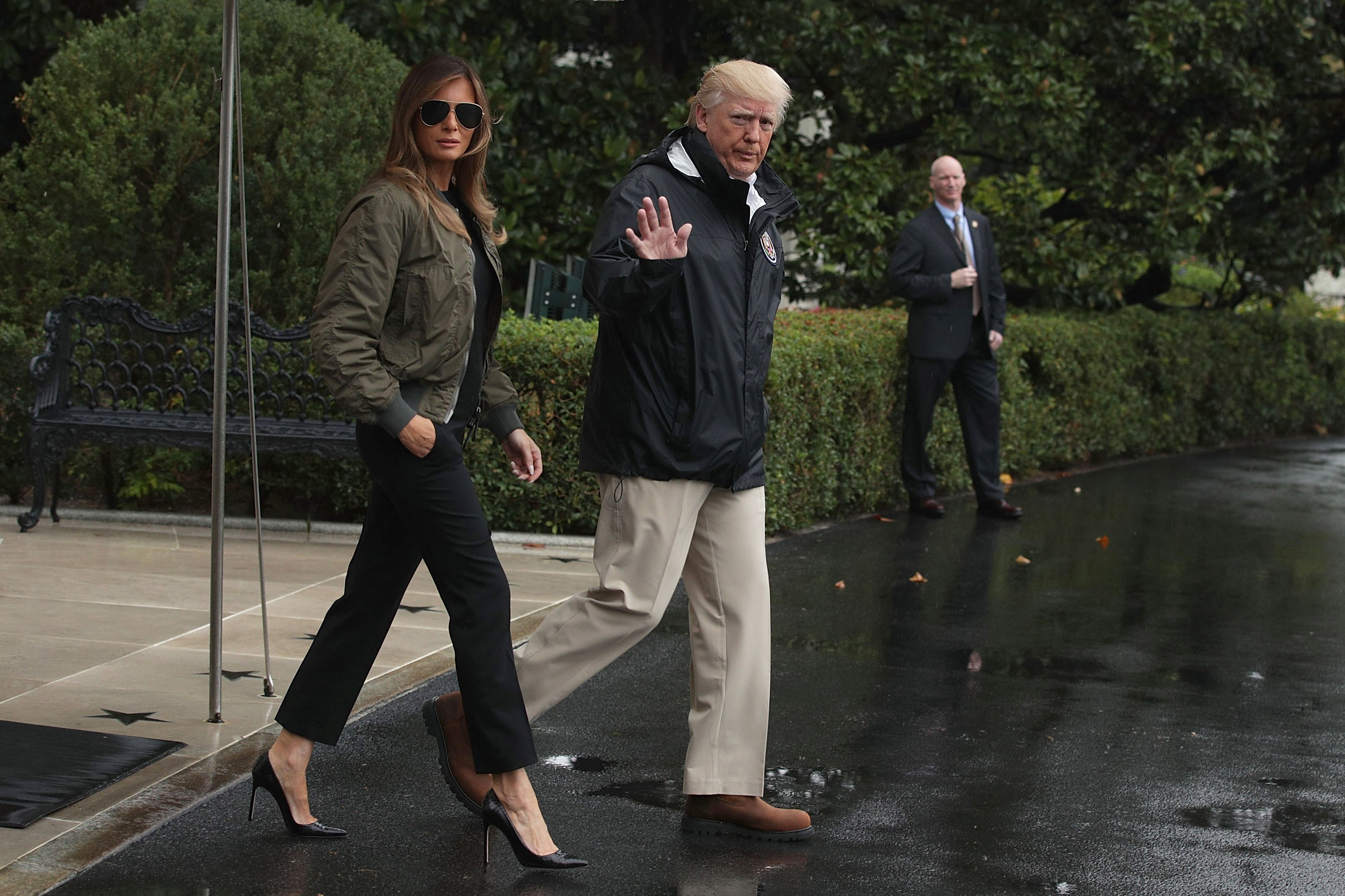 Donald and Melania Trump on their way to visit victims of Hurricane Harvey | Photo: Getty Images