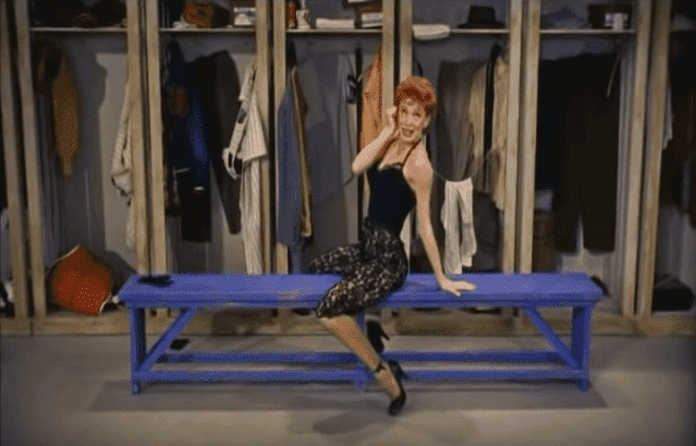 Gwen Verdon in the role of Lola from "Damn Yankees" trying to seduce Joe Hardy through her dance. | Source: YouTube/hardballget