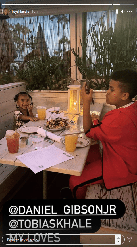  Keyshia Cole shares a picture of her two sons, Daniel Gibson Jr. and Tobias on her Instagram story | Photo: Instagram/keyshiacole