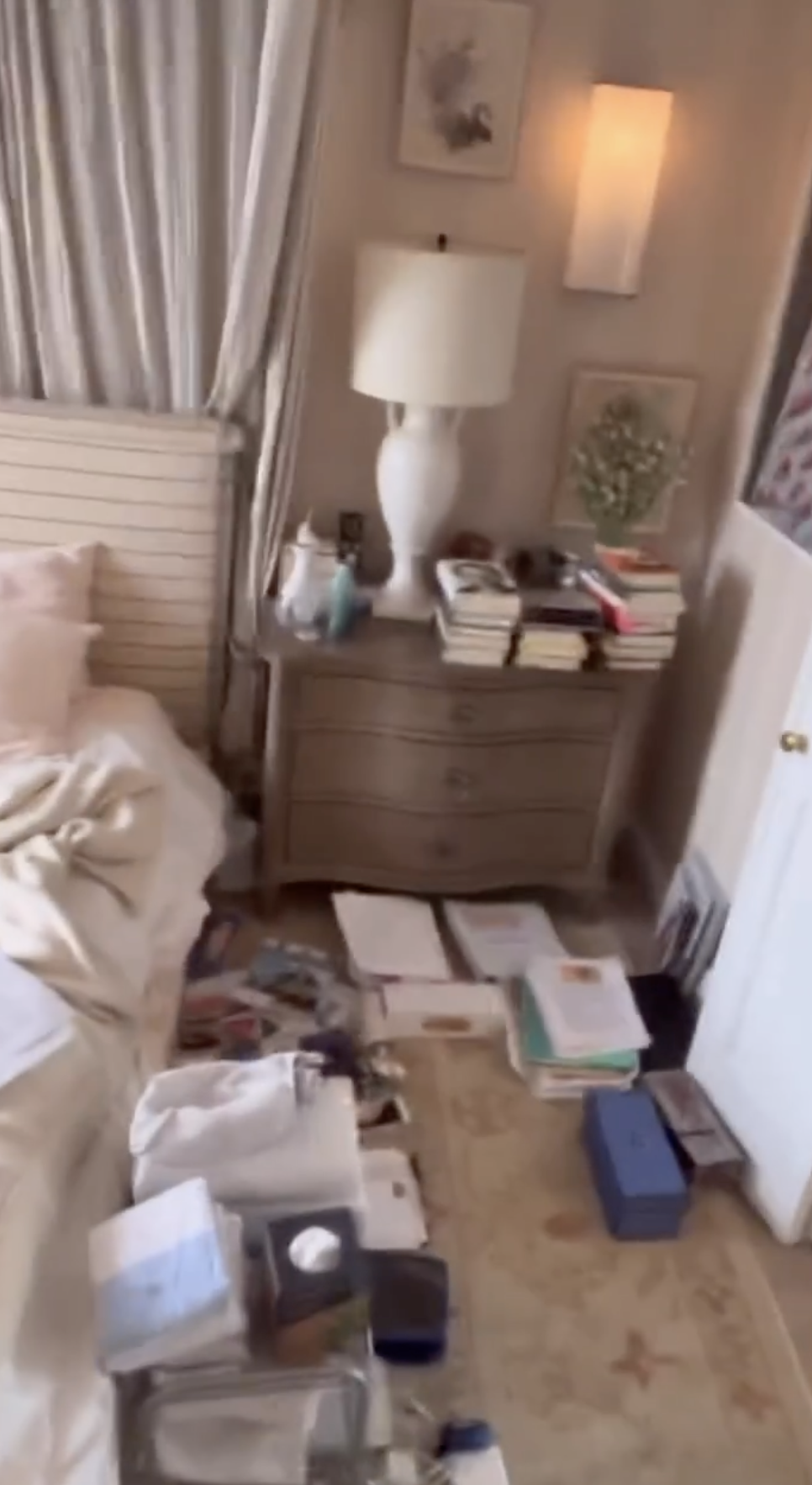 A glimpse inside Drew Barrymore's bedroom from a post dated February 28, 2023. | Source: Instagram/drewbarrymore
