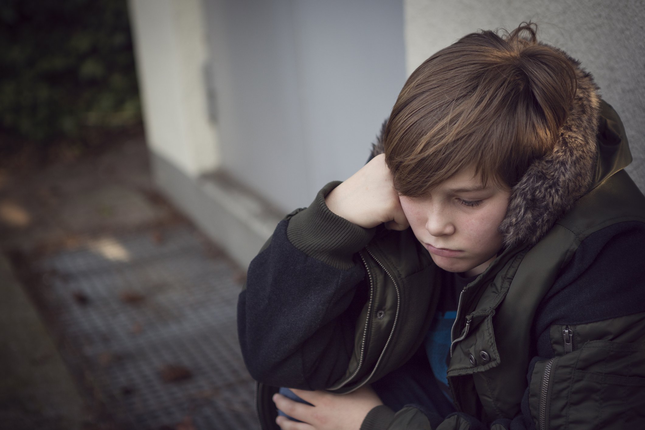 Max usually arrived home sad with a teary eye from school. | Photo: Getty Images