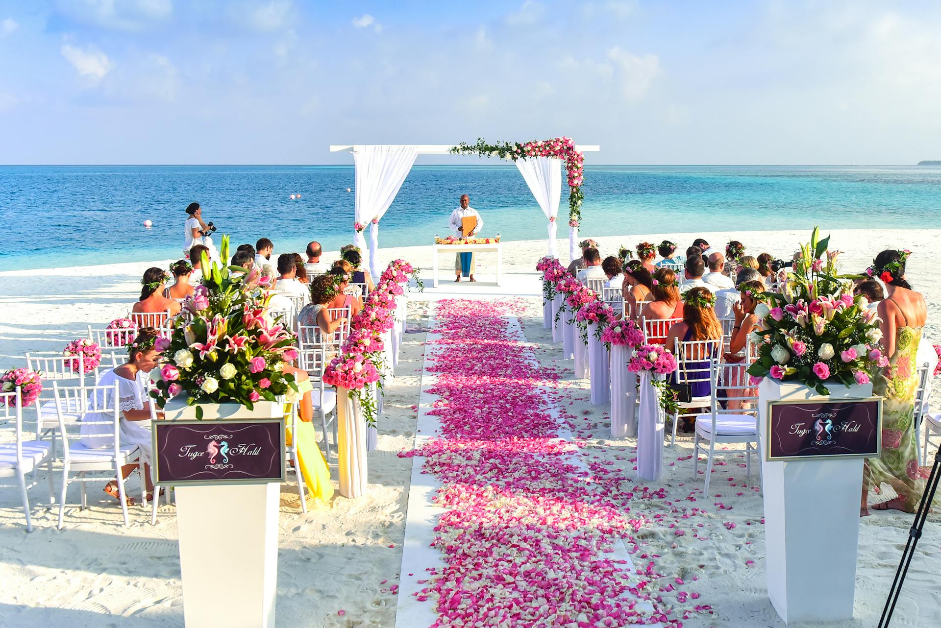 A beach wedding | Source: Pexels