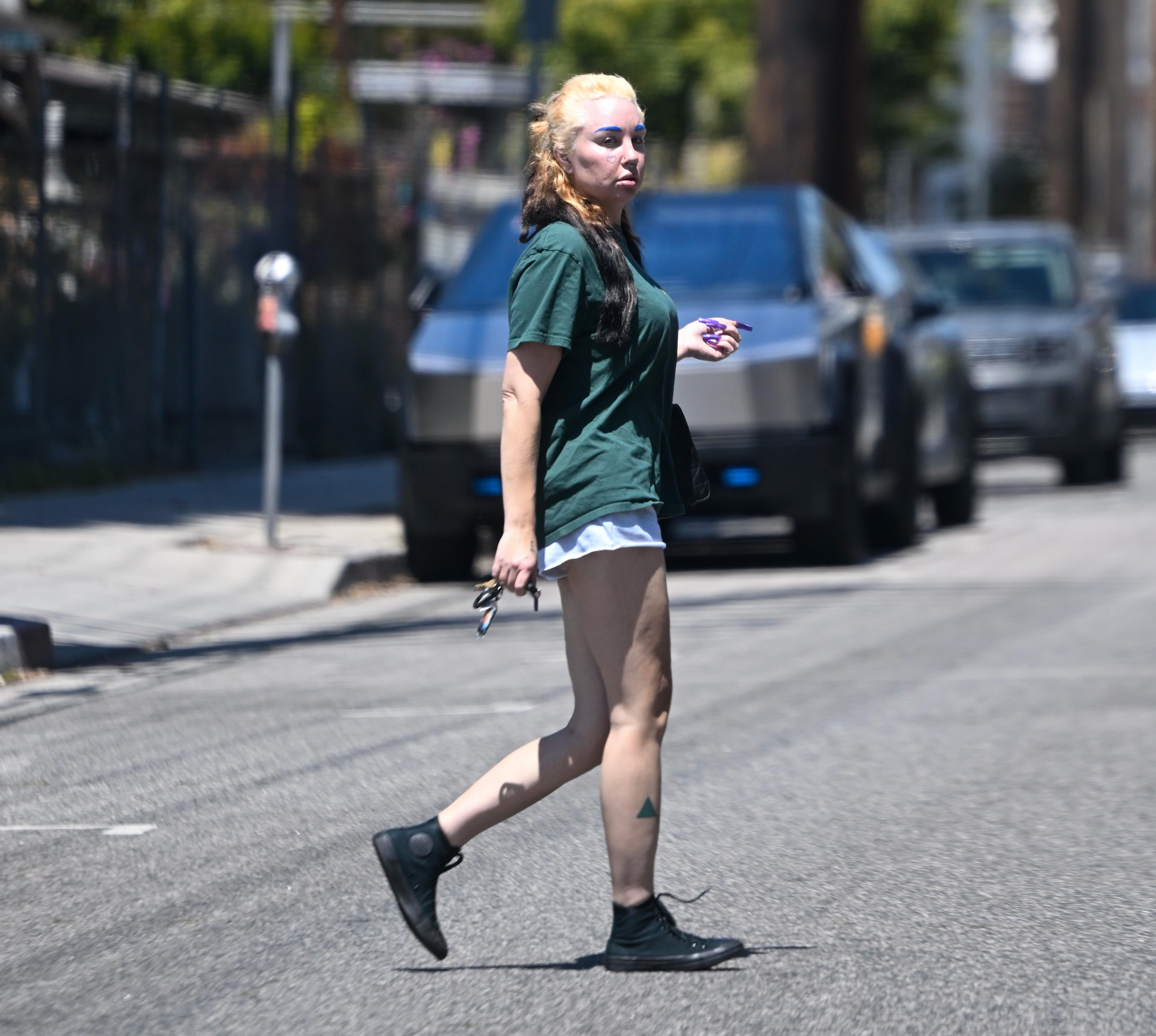 The newest images, including additional 2026 sightings have kept conversations going, as fans continue to compare her current look to previous years.