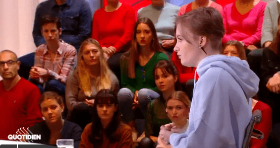 Mila invitée dans "Quotidien". | Photo : Twitter/ Quotidienofficiel