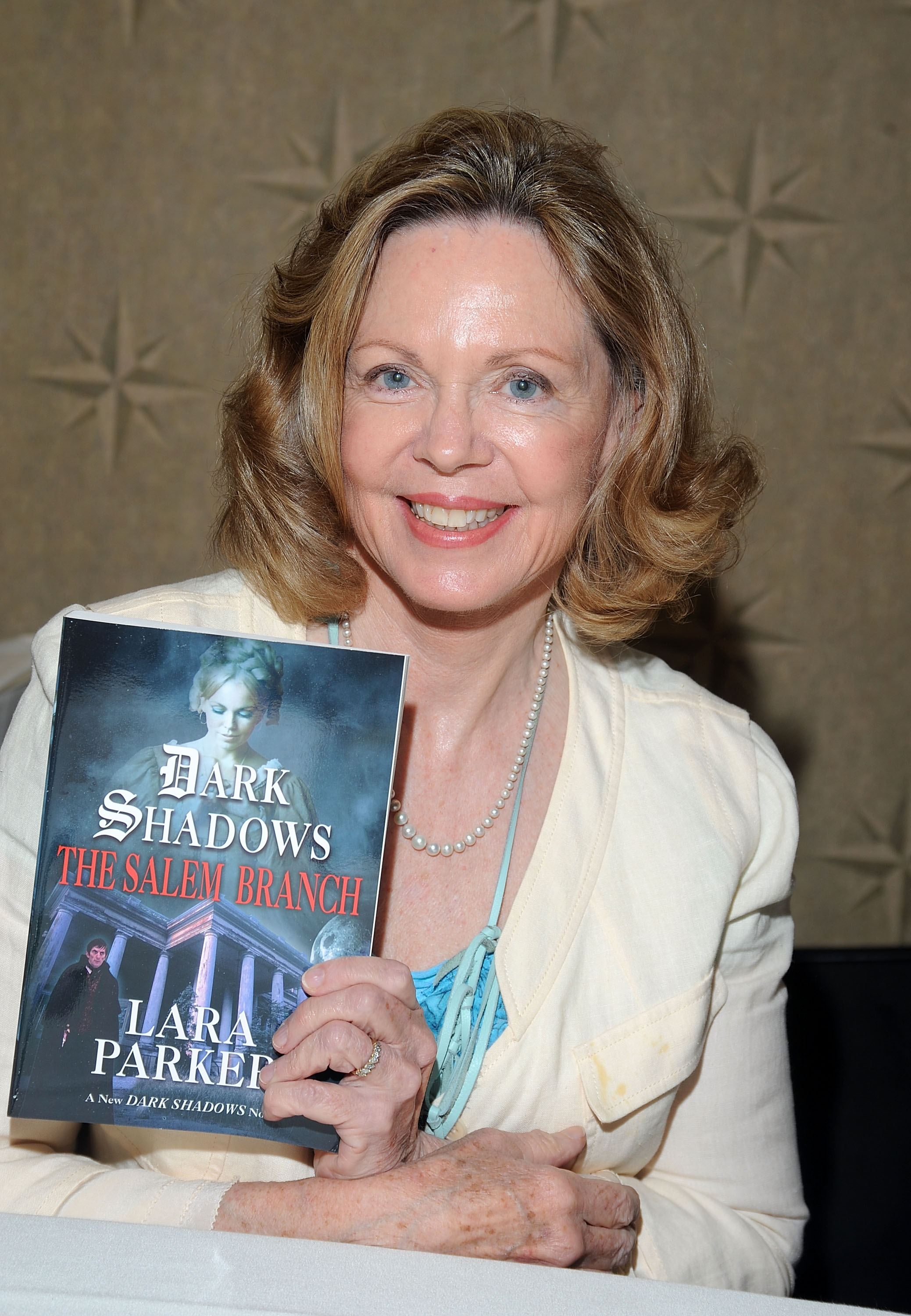 Lara Parker in Elizabeth, New Jersey on August 16, 2009 | Source: Getty Images