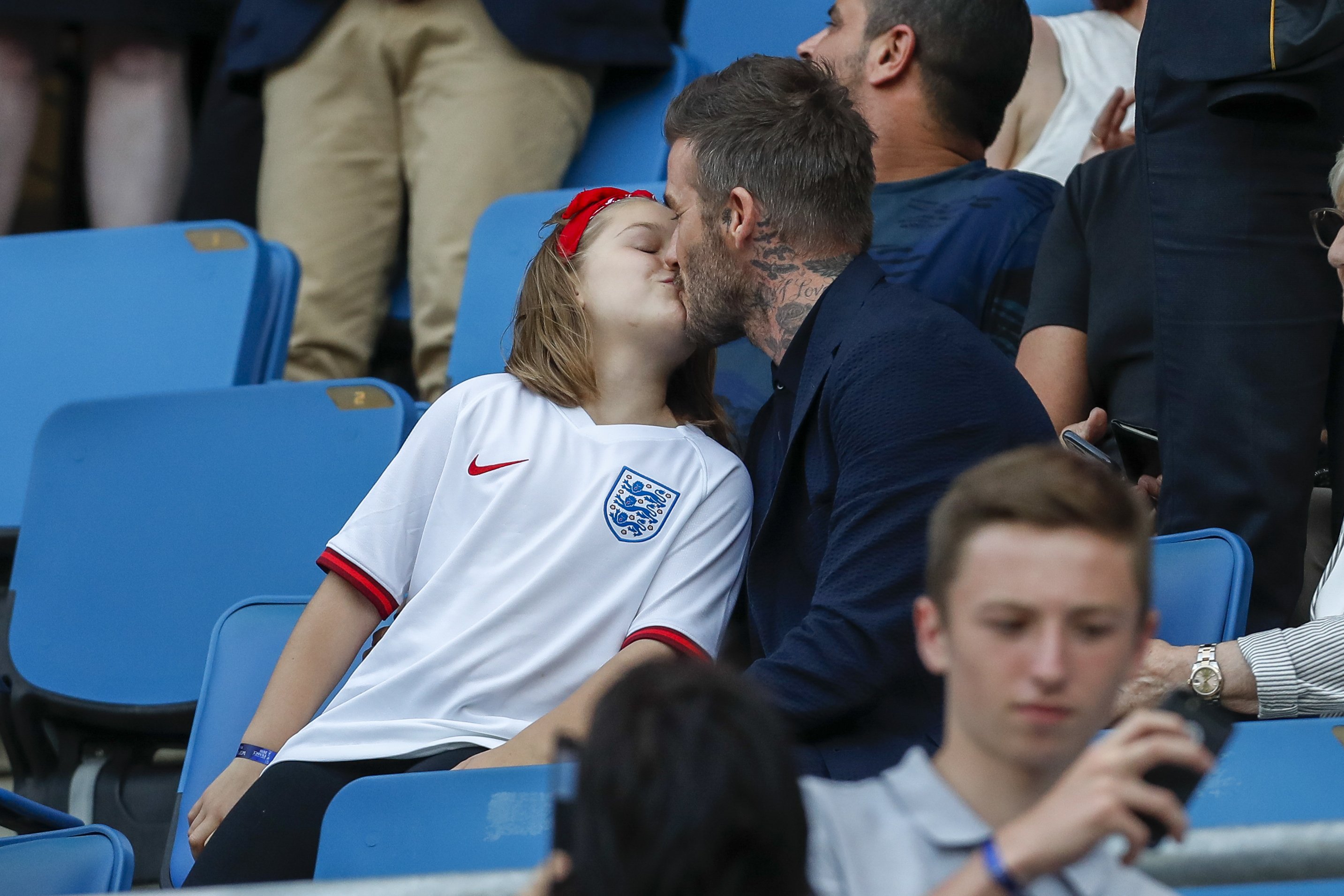 David Beckham besa a su hija en los labios. || Fuente: Getty Images David Beckham besa a su hija en los labios. || Fuente: Getty Images