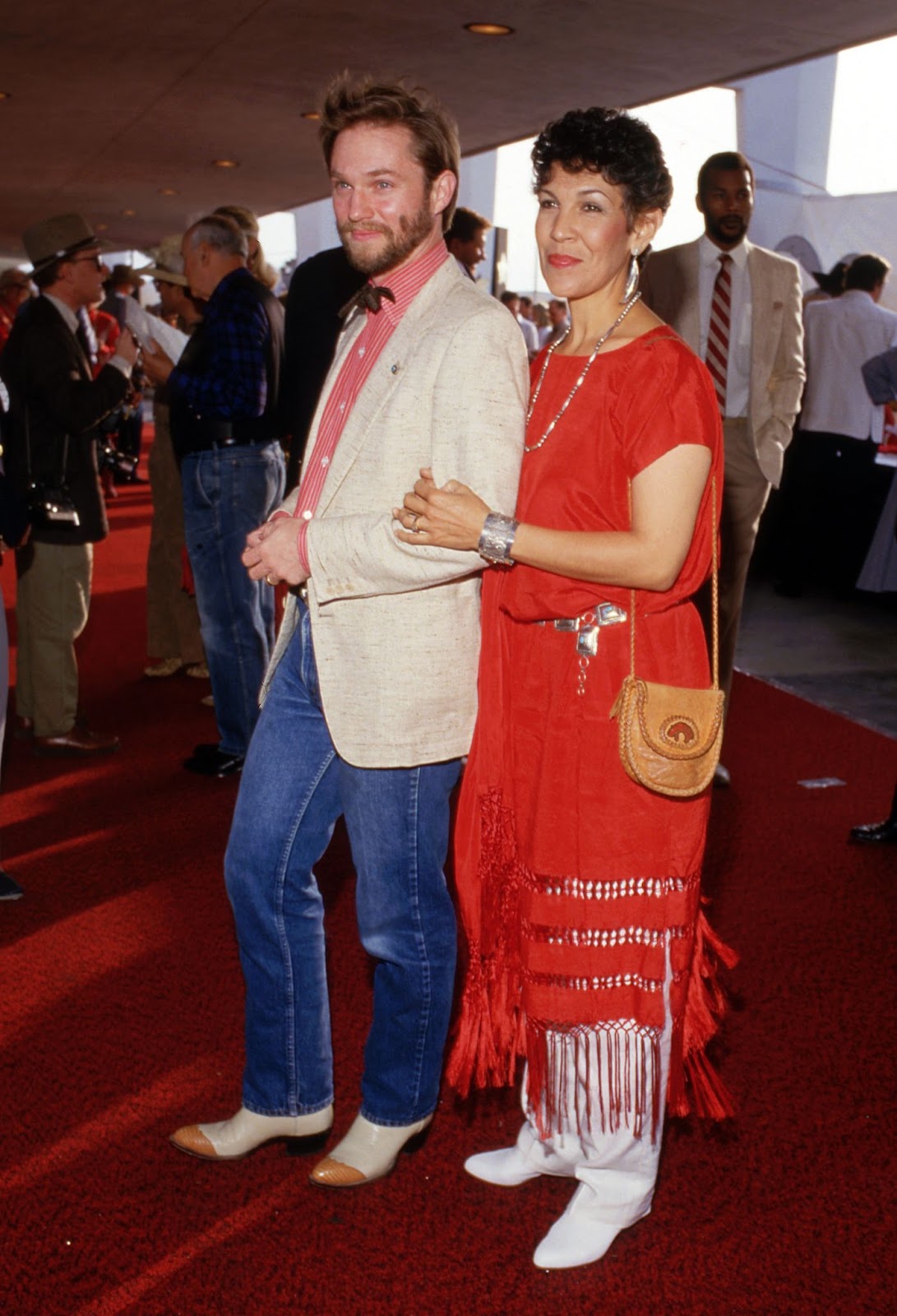 Richard Thomas and Alma Gonzales photographed in May 1987. | Source: Getty Images