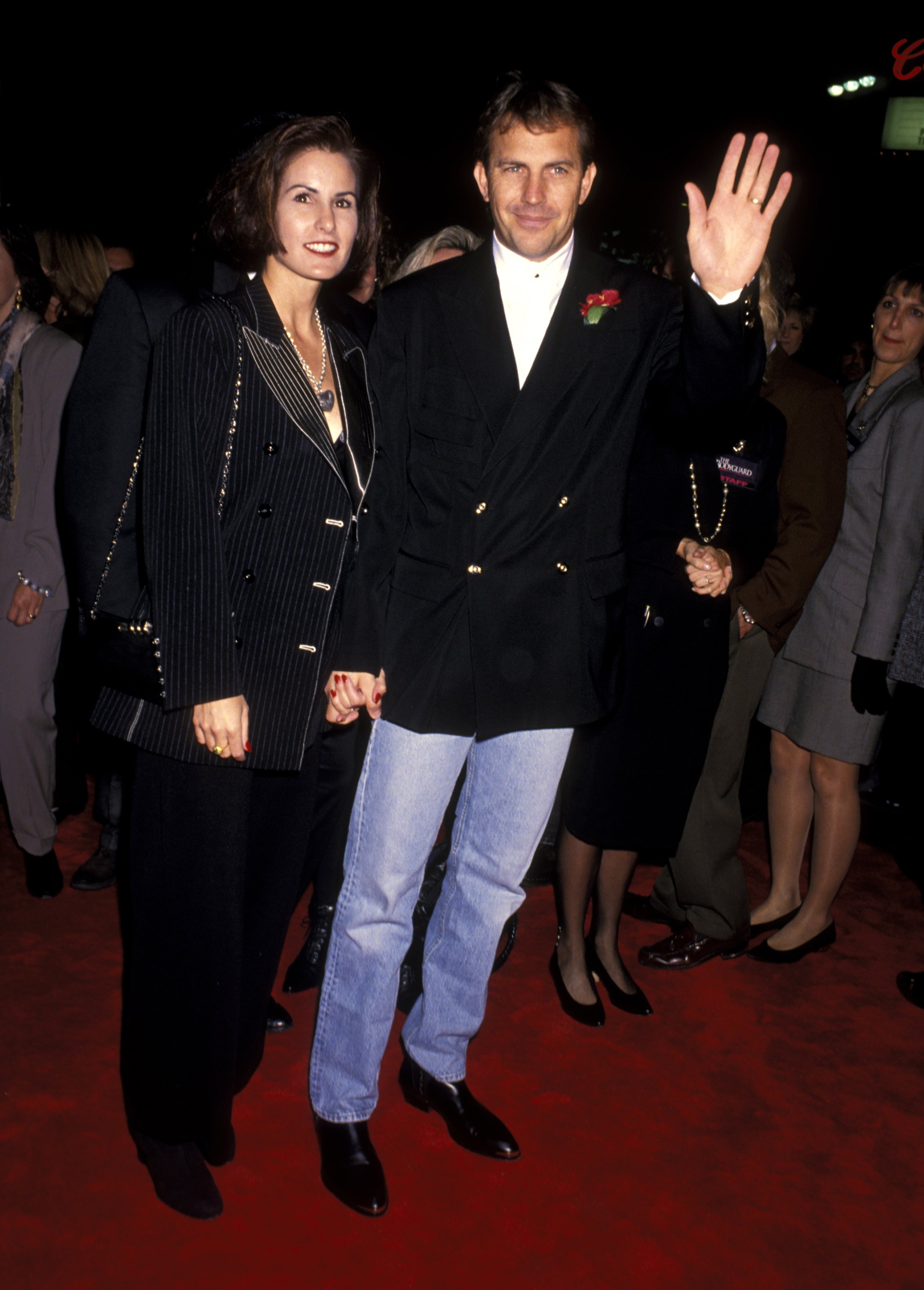 Cindy Costner and Kevin Costner at "The Bodyguard" Los Angeles Premiere on November 23, 1992 | Source: Getty Images