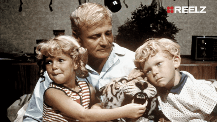 Anissa Jones, Johnny Whitaker and Brian Keith in "Family Affair" | Source: YouTube/ ReelzChannel