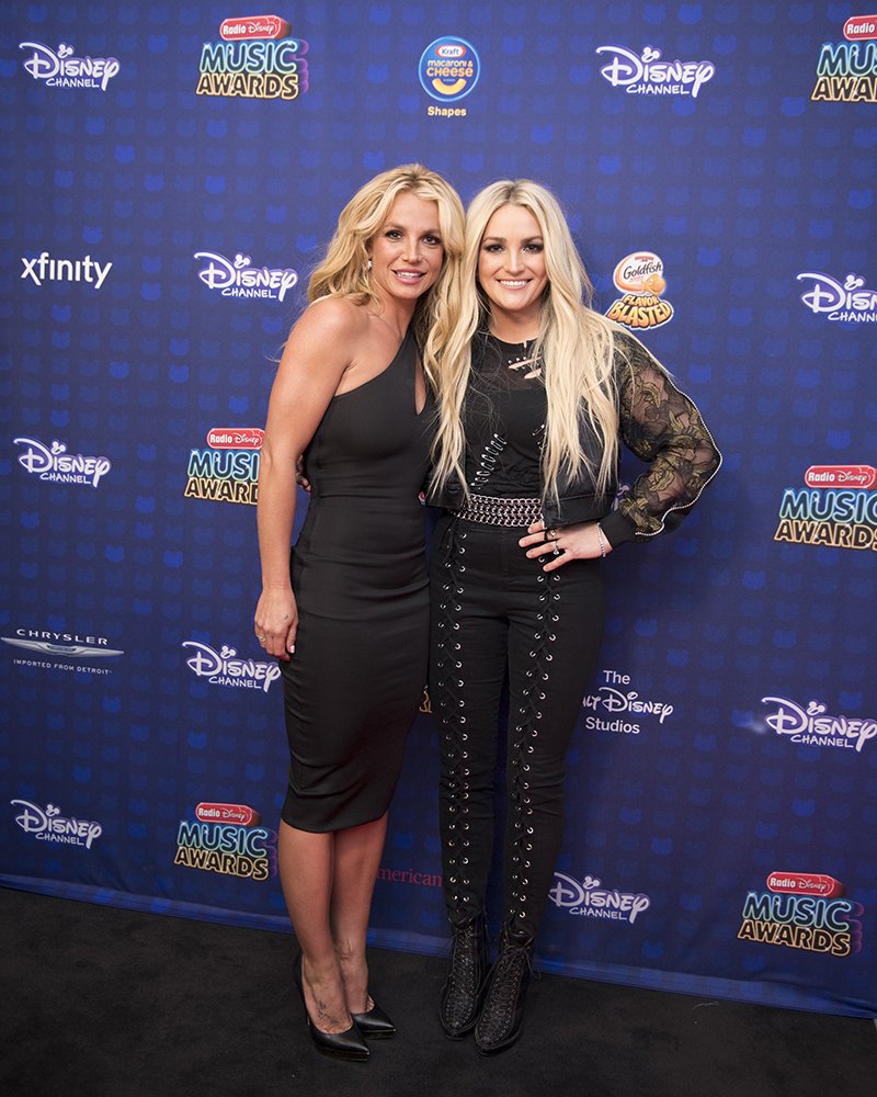 Celebrity sisters Britney Spears and Jamie Lynn Spears attending the Radio Disney Music Awards in Los Angeles, California, in April 2017. I Image: Getty Images.
