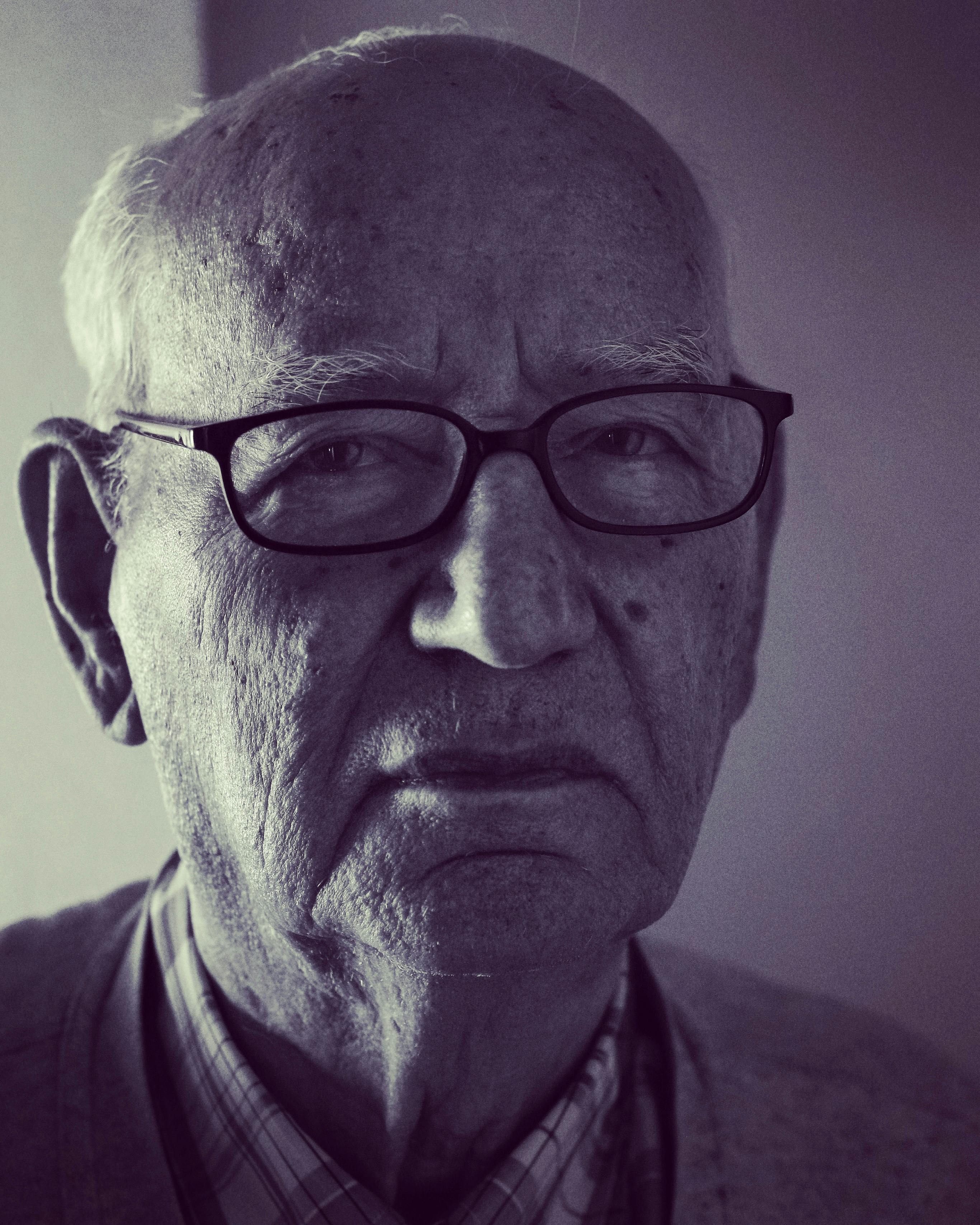 A man wearing glasses | Source: Pexels