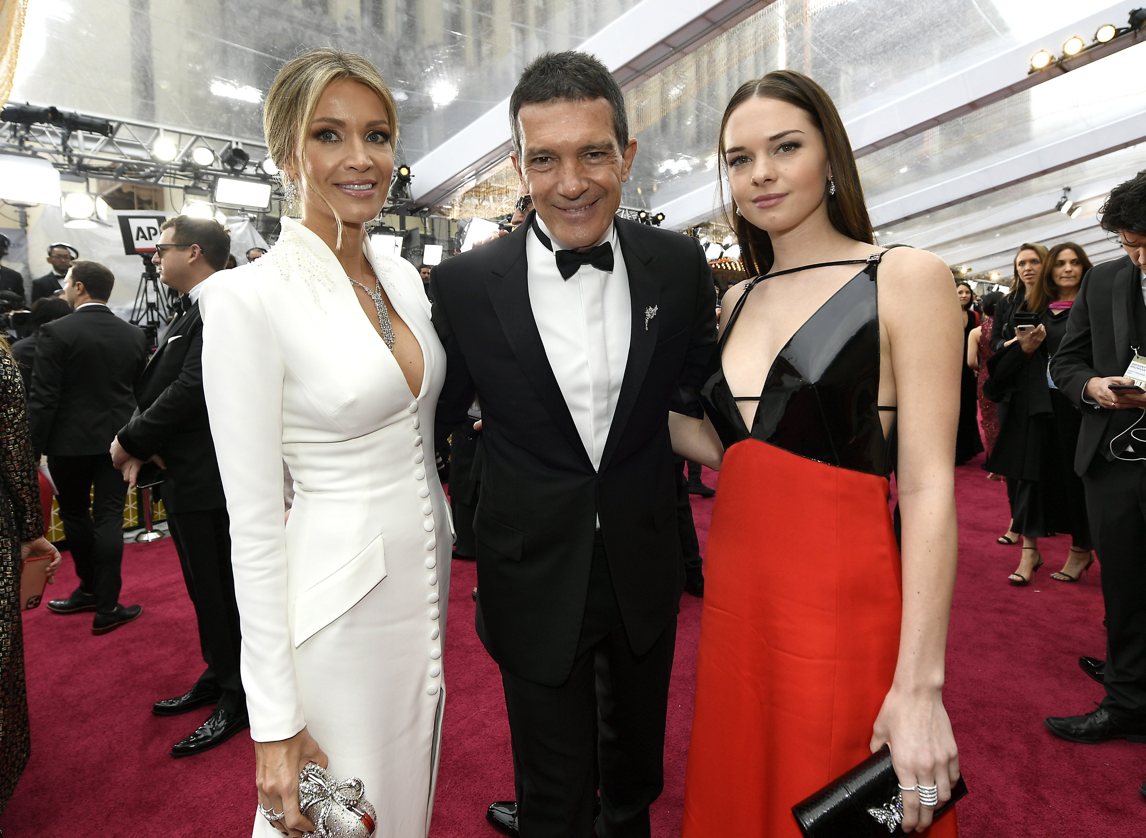 Nicole Kimpel, Antonio Banderas and Stella Banderas attend the 92nd Annual Academy Awards at Hollywood and Highland on February 09, 2020 in Hollywood, California | Source: Getty Images 