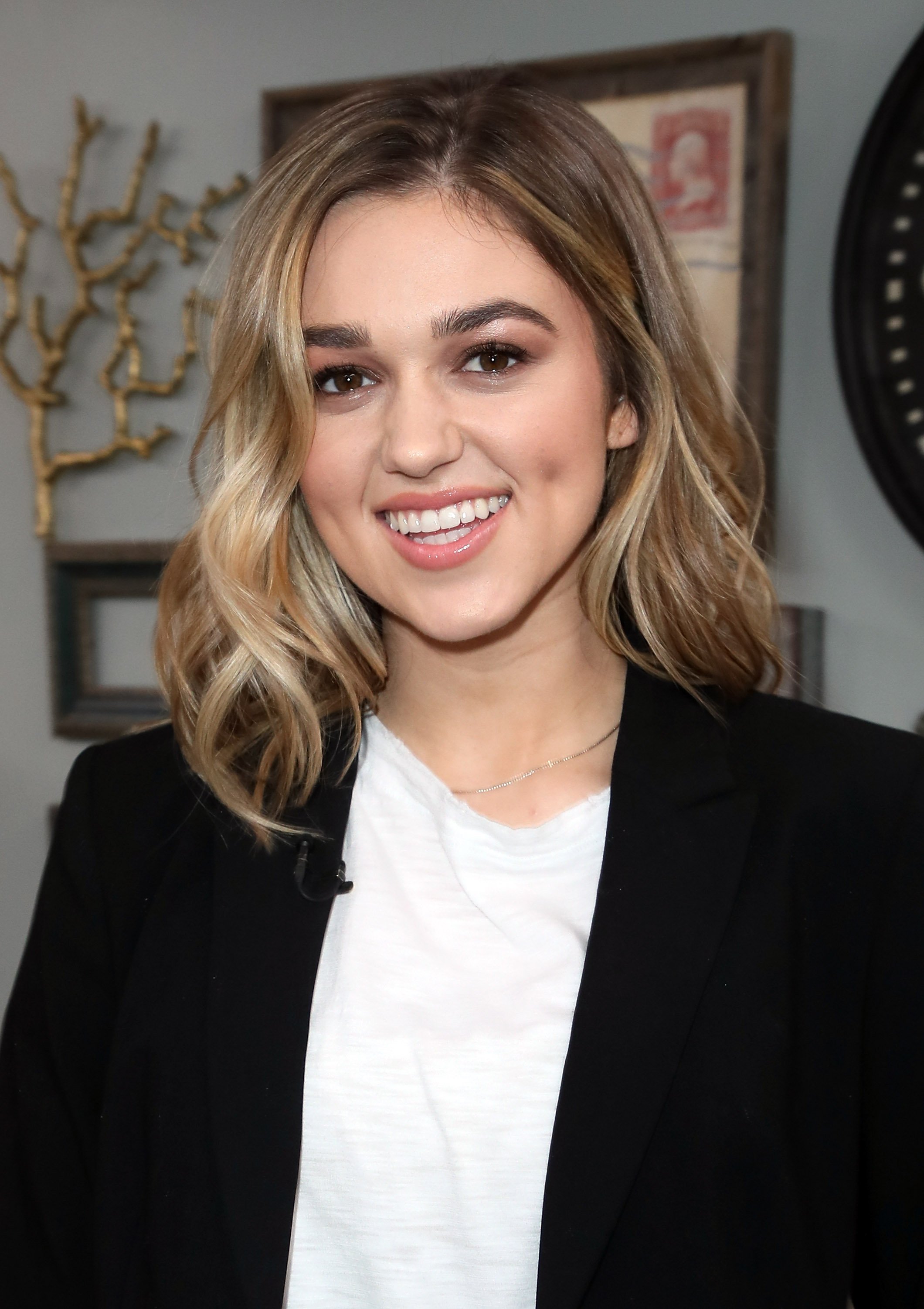 Sadie Robertson poses for a photo at Hallmark's "Home & Family" at Universal Studios Hollywood on March 27, 2018, in Universal City, California | Source: Getty Images
