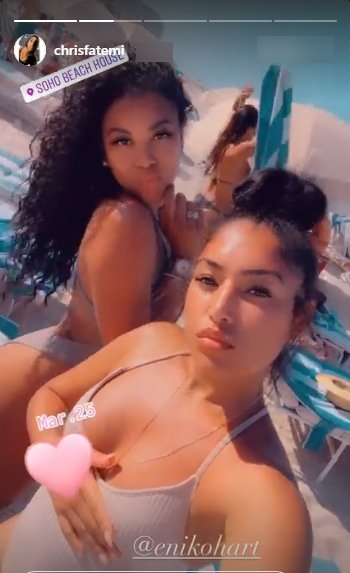 Eniko Hart in a selfie with her friend having a fun time during a vacation at the beach. | Photo: Instagram/Chrisfatemi