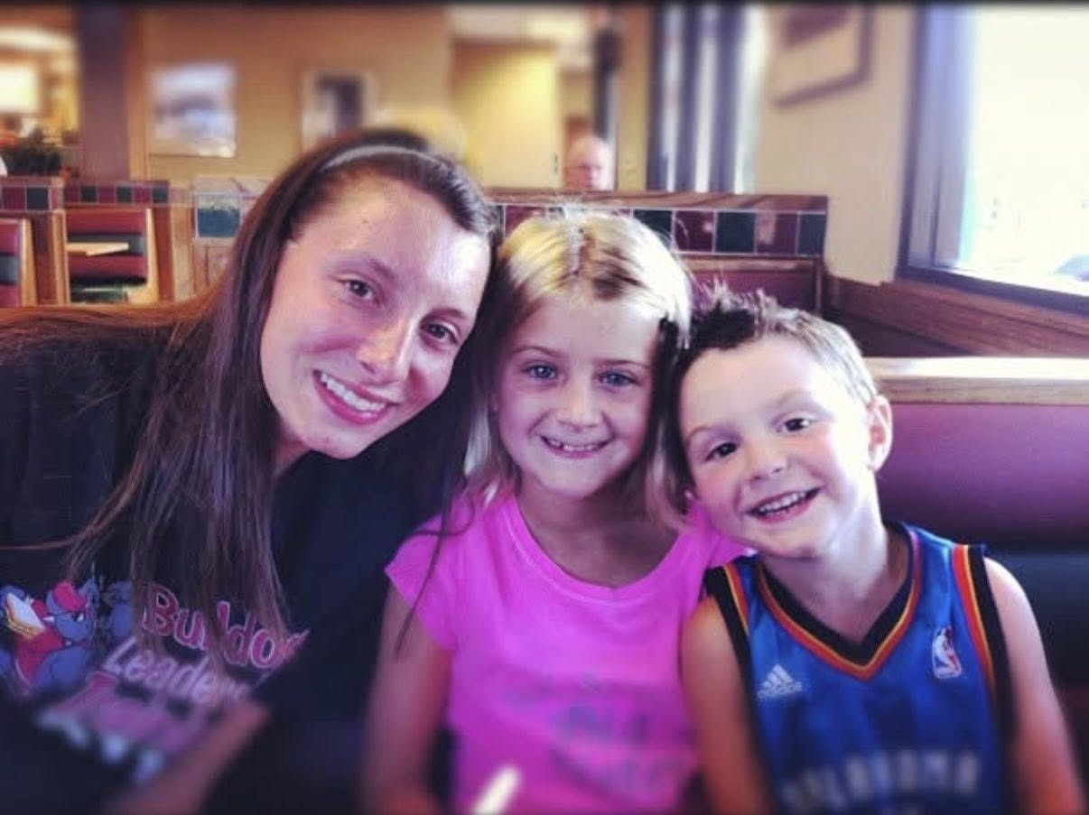 Spring Weems (left) | Source: Facebook/brenna.reaves